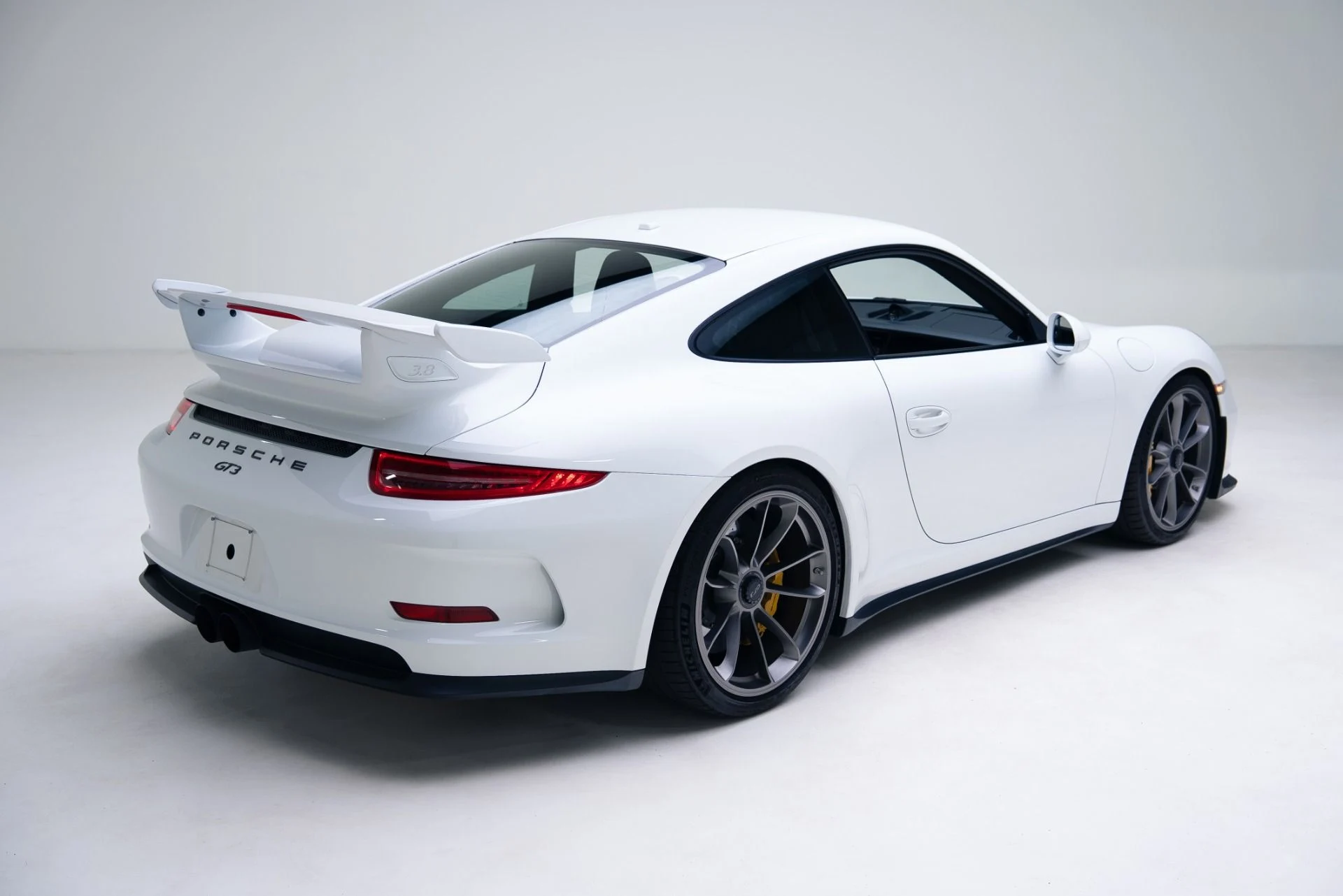 mph004_1249403058_Used_2014_Porsche_911_GT_3_1767824099_827fb9b53a