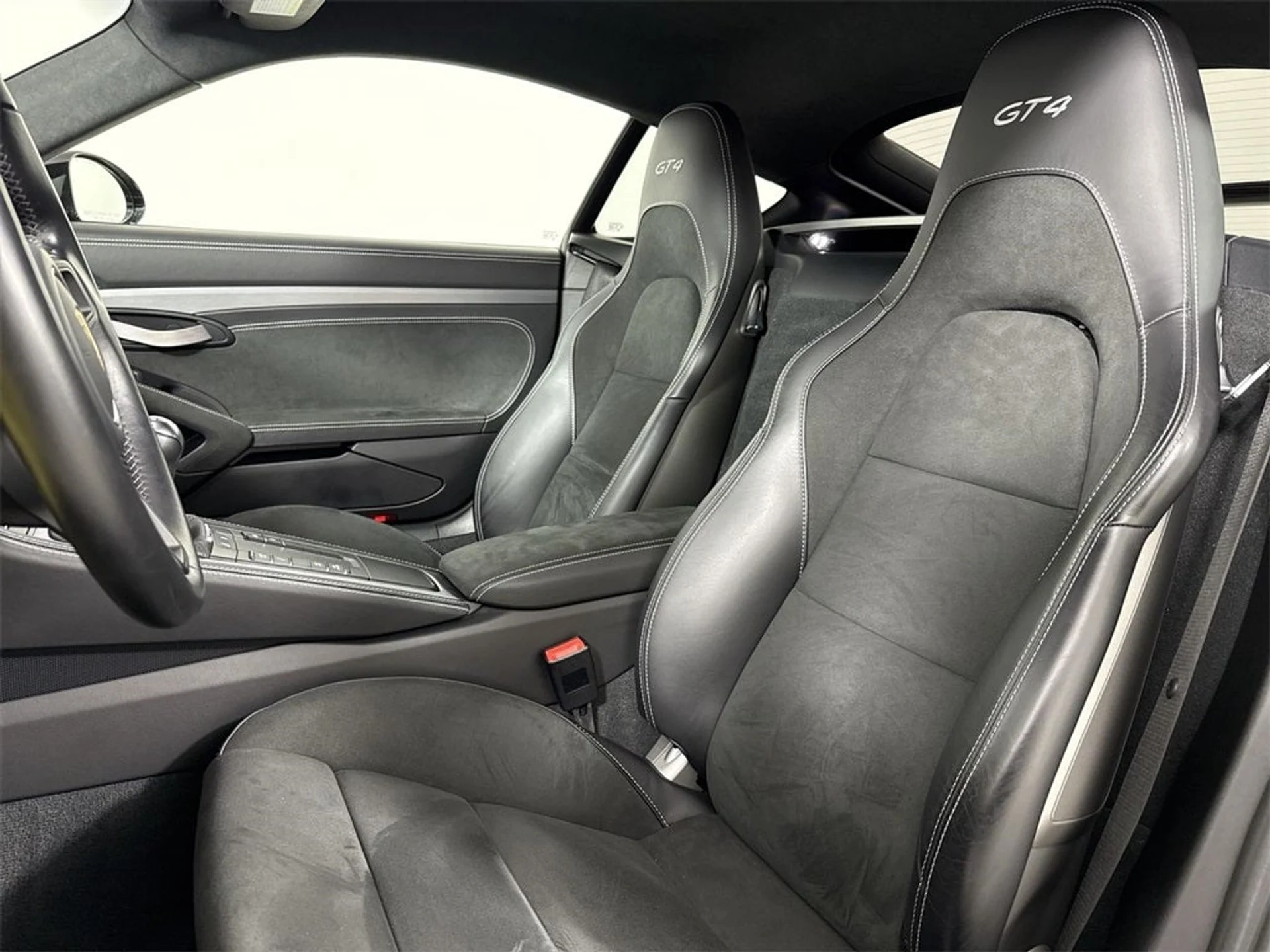 mph004_125606520_5_b94ba732ac