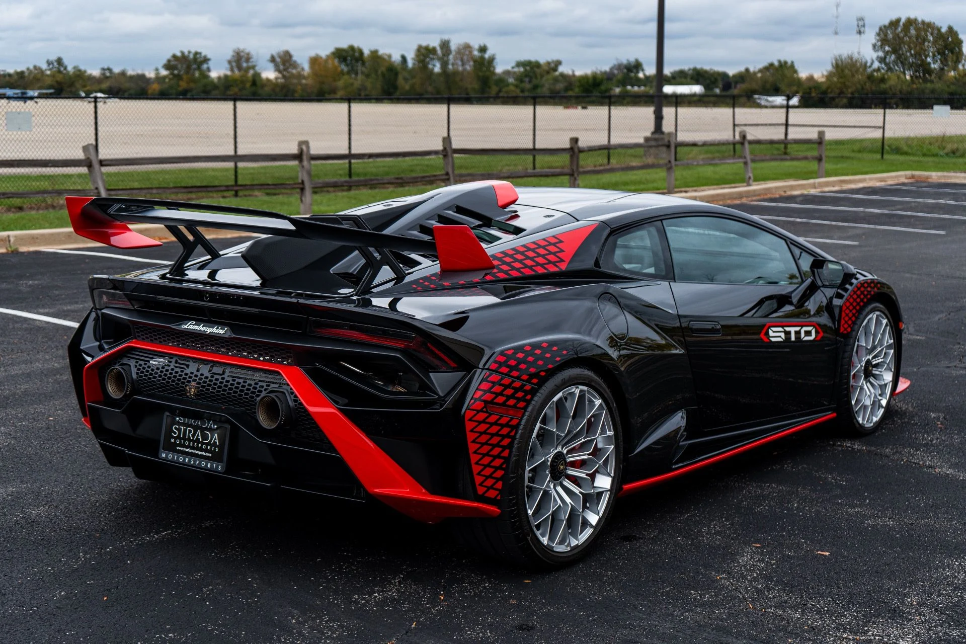 mph004_1264177649_Used_2023_Lamborghini_Huracan_STO_1792011791_190051b864