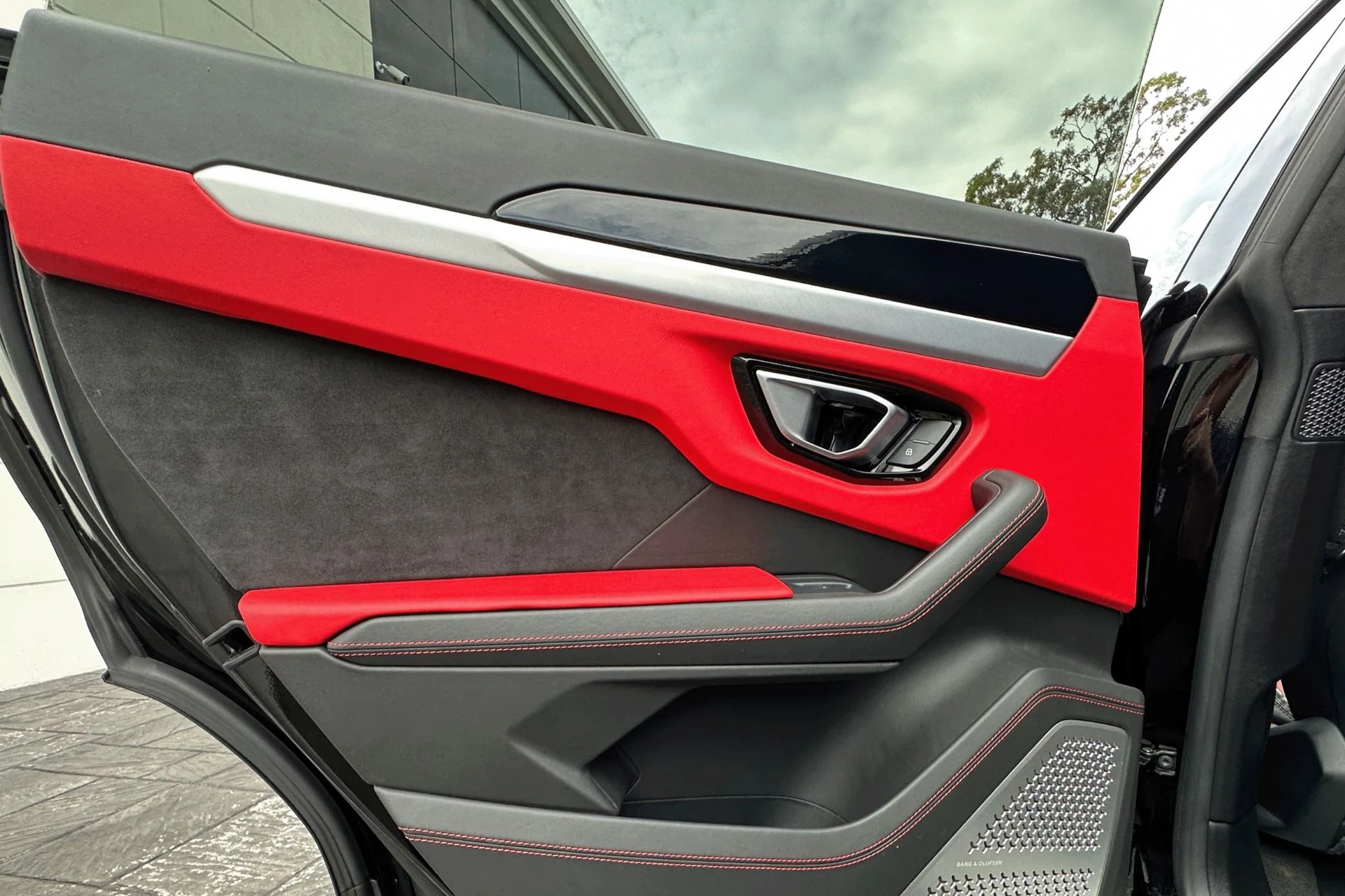 mph004_1271220606_Used_2019_Lamborghini_Urus_1760609107_3e67388bde