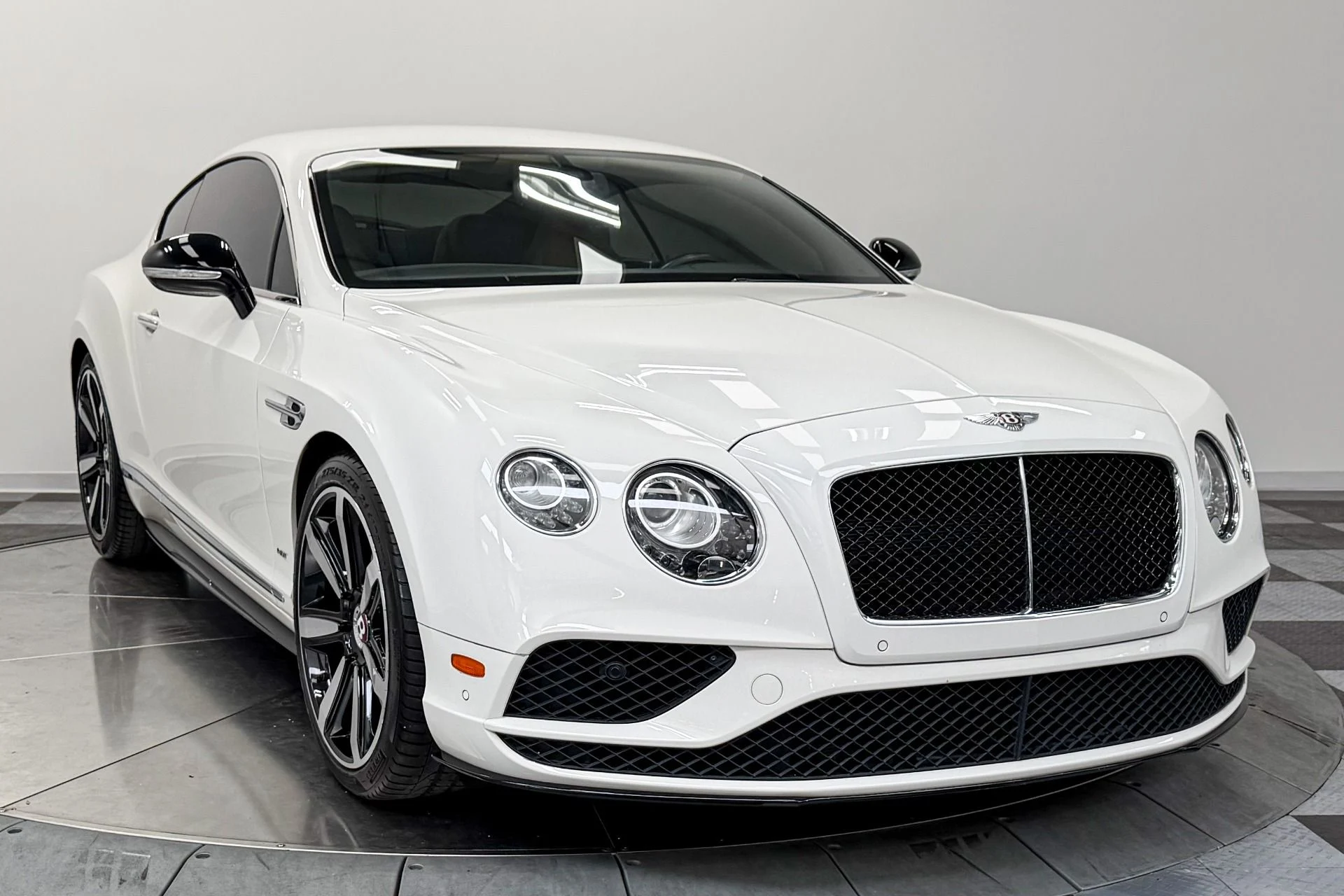 mph004_1276427029_Used_2016_Bentley_Continental_GT_V8_S_Mulliner_Driving_Specification_Two_Tone_Interior_Interior_1782240439_65c0c505ac
