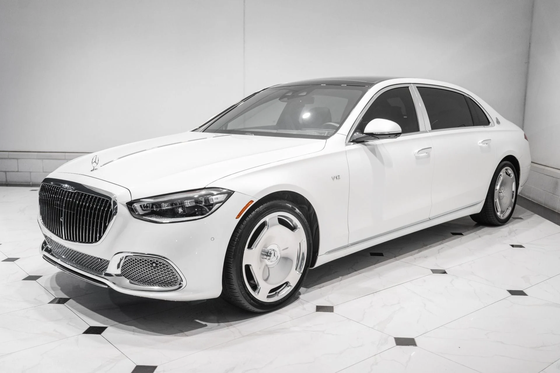 mph004_1281121025_Used_2023_Mercedes_Benz_S_Class_Maybach_S_680_1786120197_d85719546a
