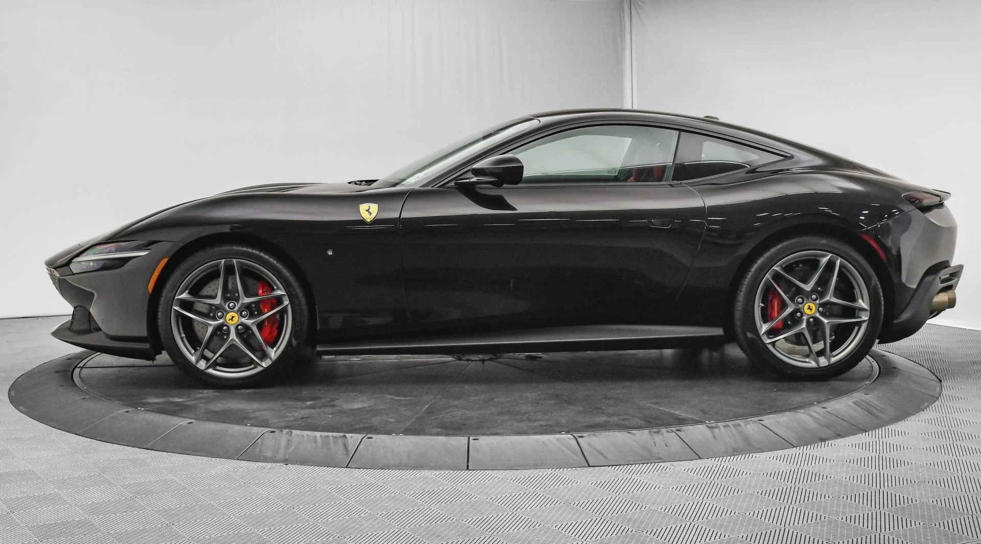mph004_1285438038_Used_2024_Ferrari_Roma_1755159466_5a44c93eaa