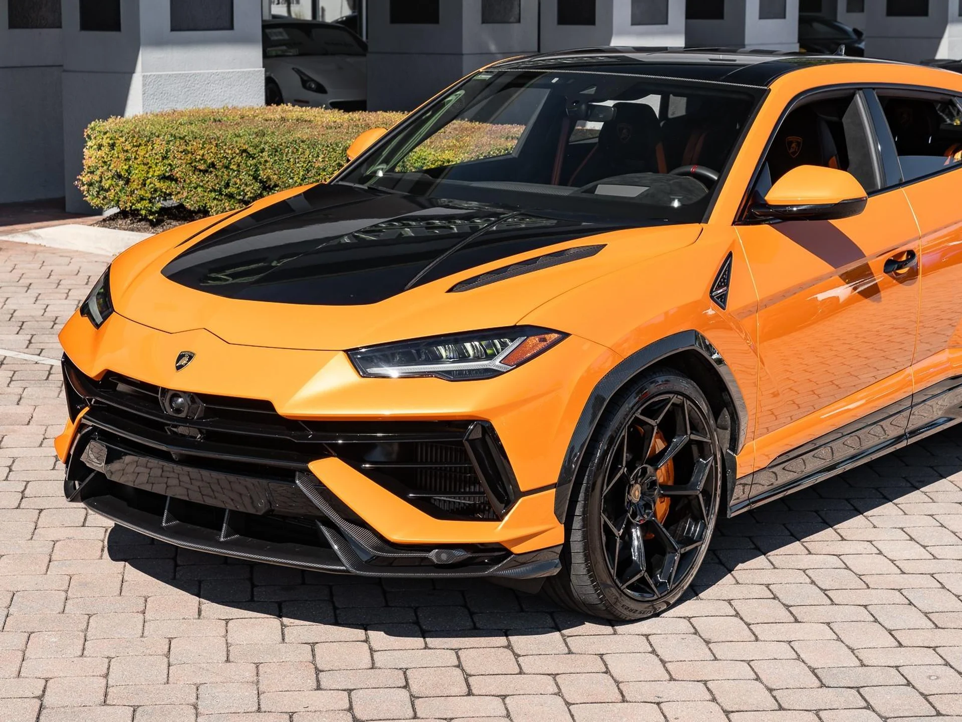 mph004_1293594869_Used_2023_Lamborghini_Urus_Performante_1763068002_9d9e6fcca1