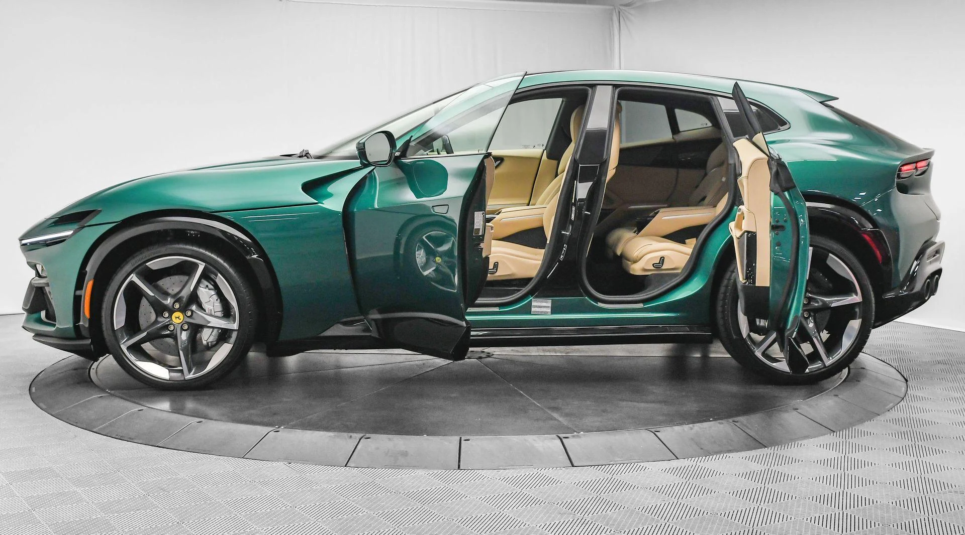 mph004_1302482675_Used_2025_Ferrari_Purosangue_Verde_Pino_1757451404_69324cece6