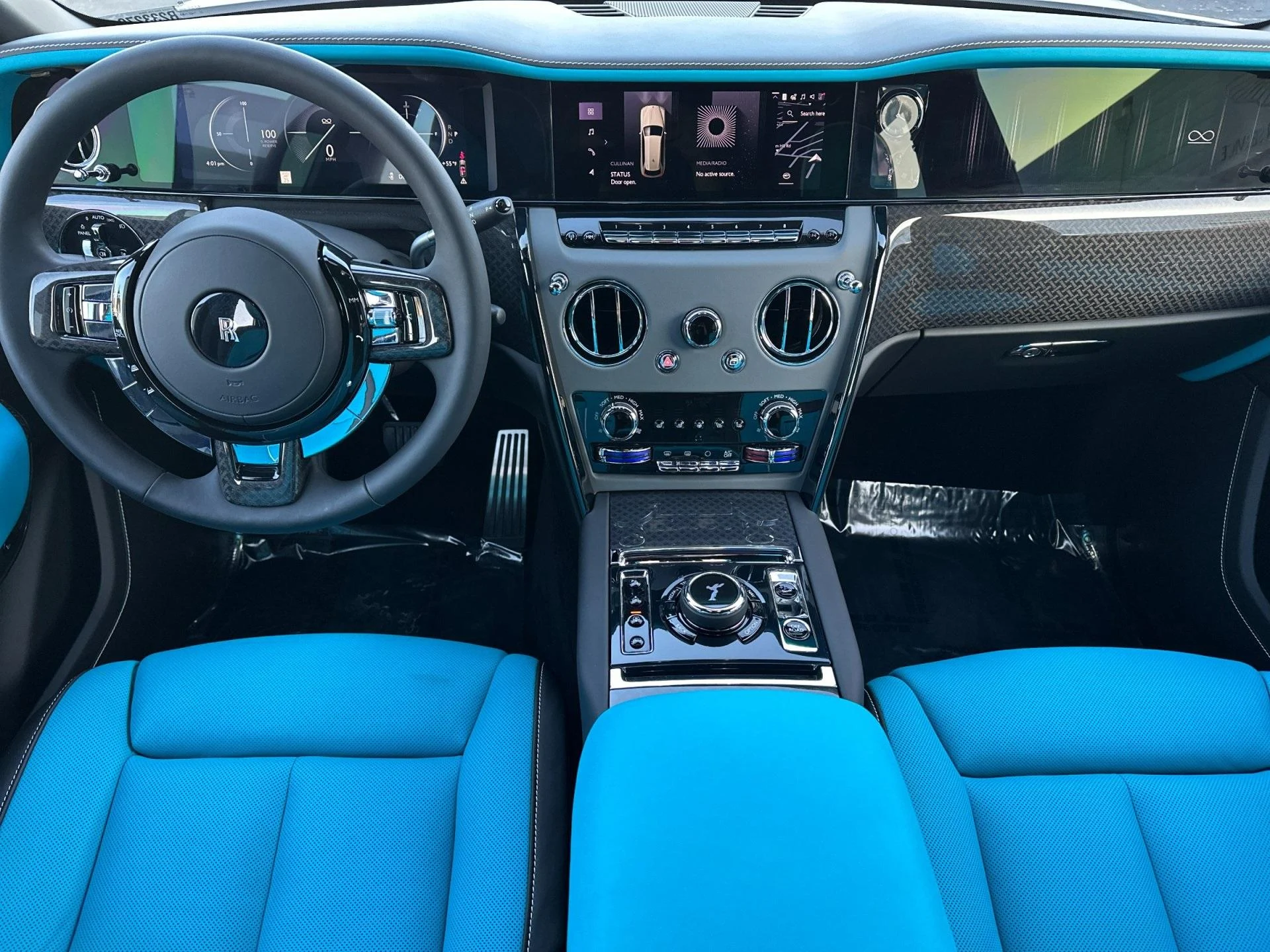 mph004_1310992724_New_2026_Rolls_Royce_Black_Badge_Cullinan_1765013304_79854257cb