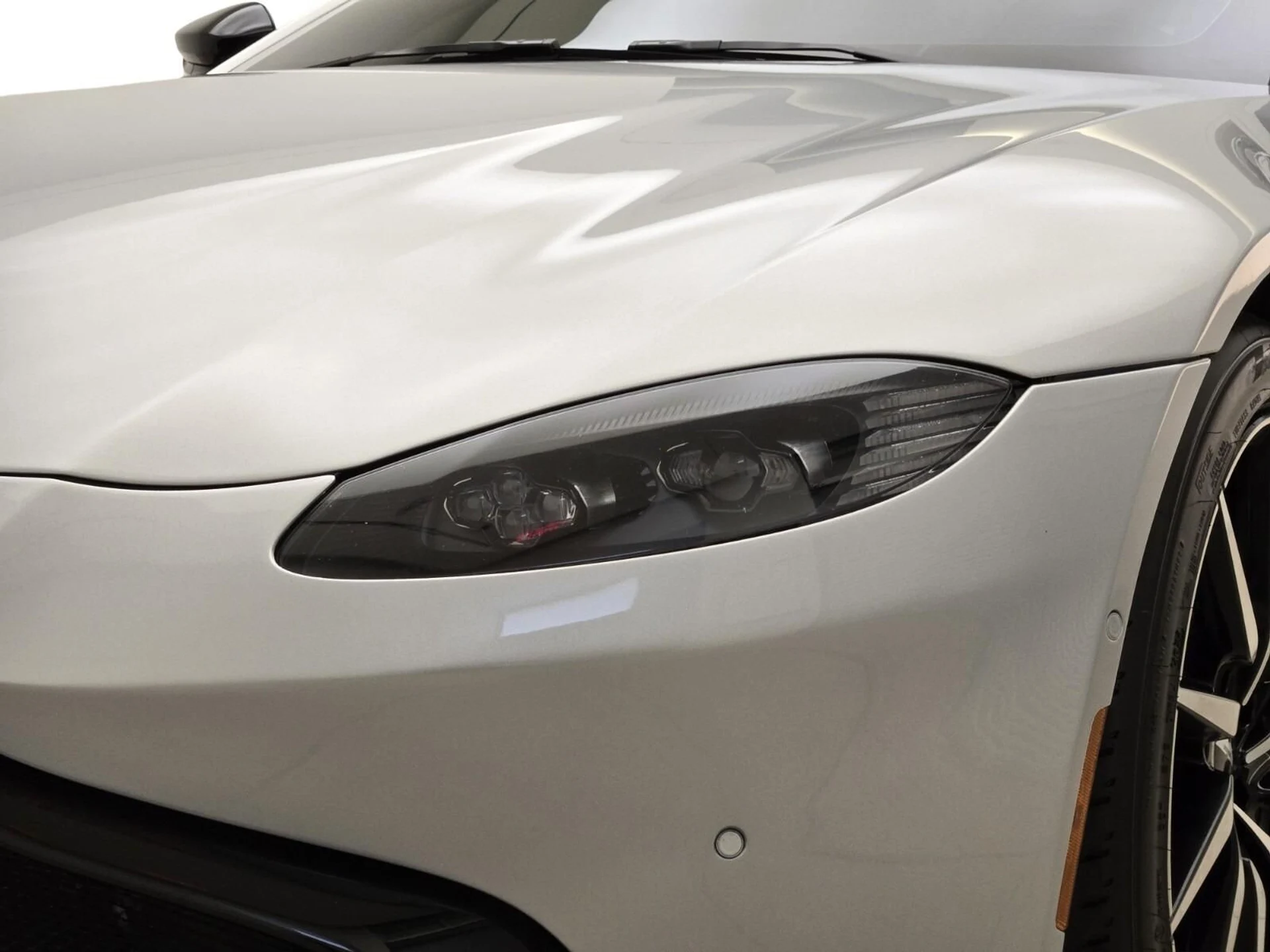 mph004_1313454817_Used_2019_Aston_Martin_Vantage_1756191170_d684bf3a4f