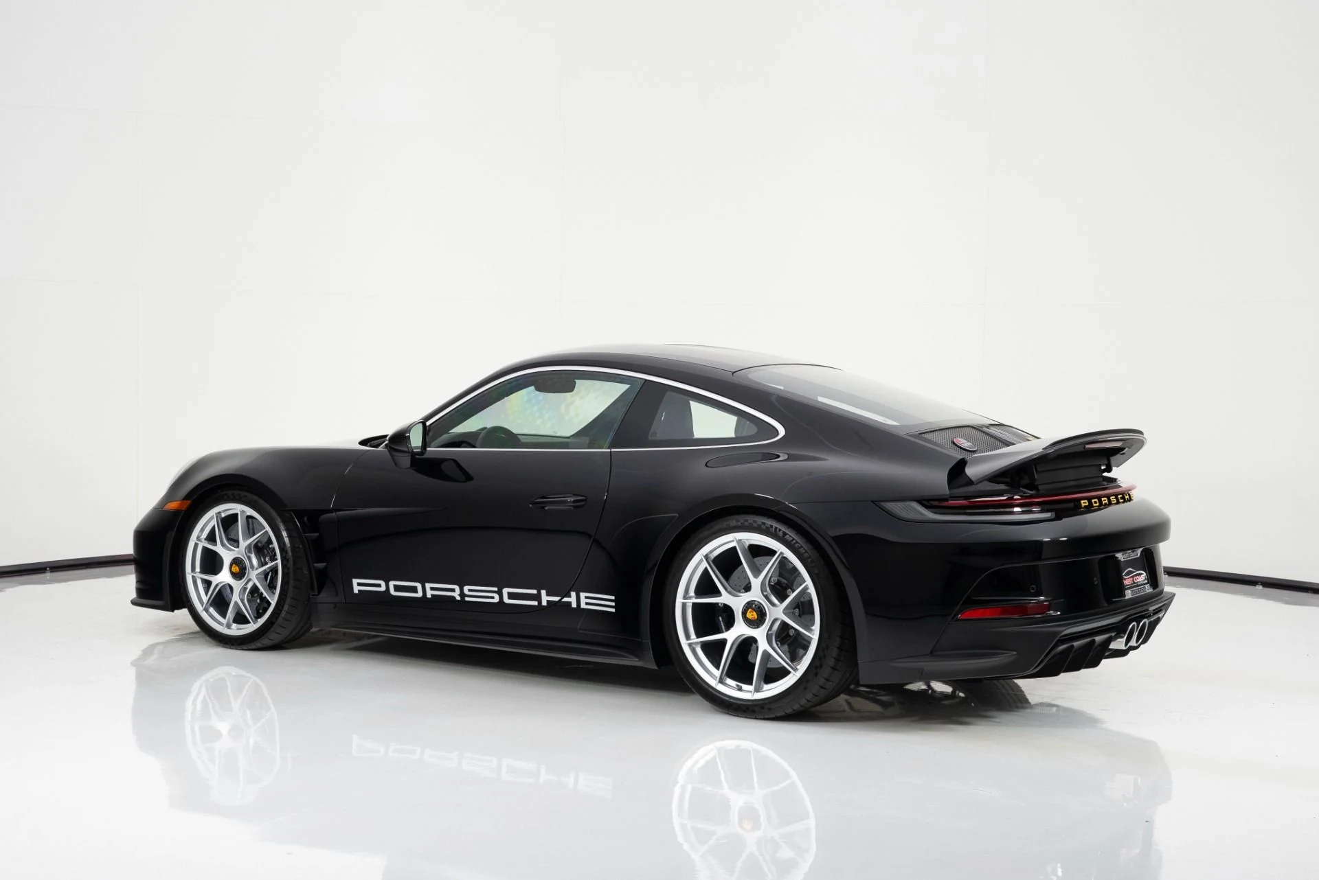 mph004_1328138971_Used_2024_Porsche_911_ST_1764024894_60b21a137e