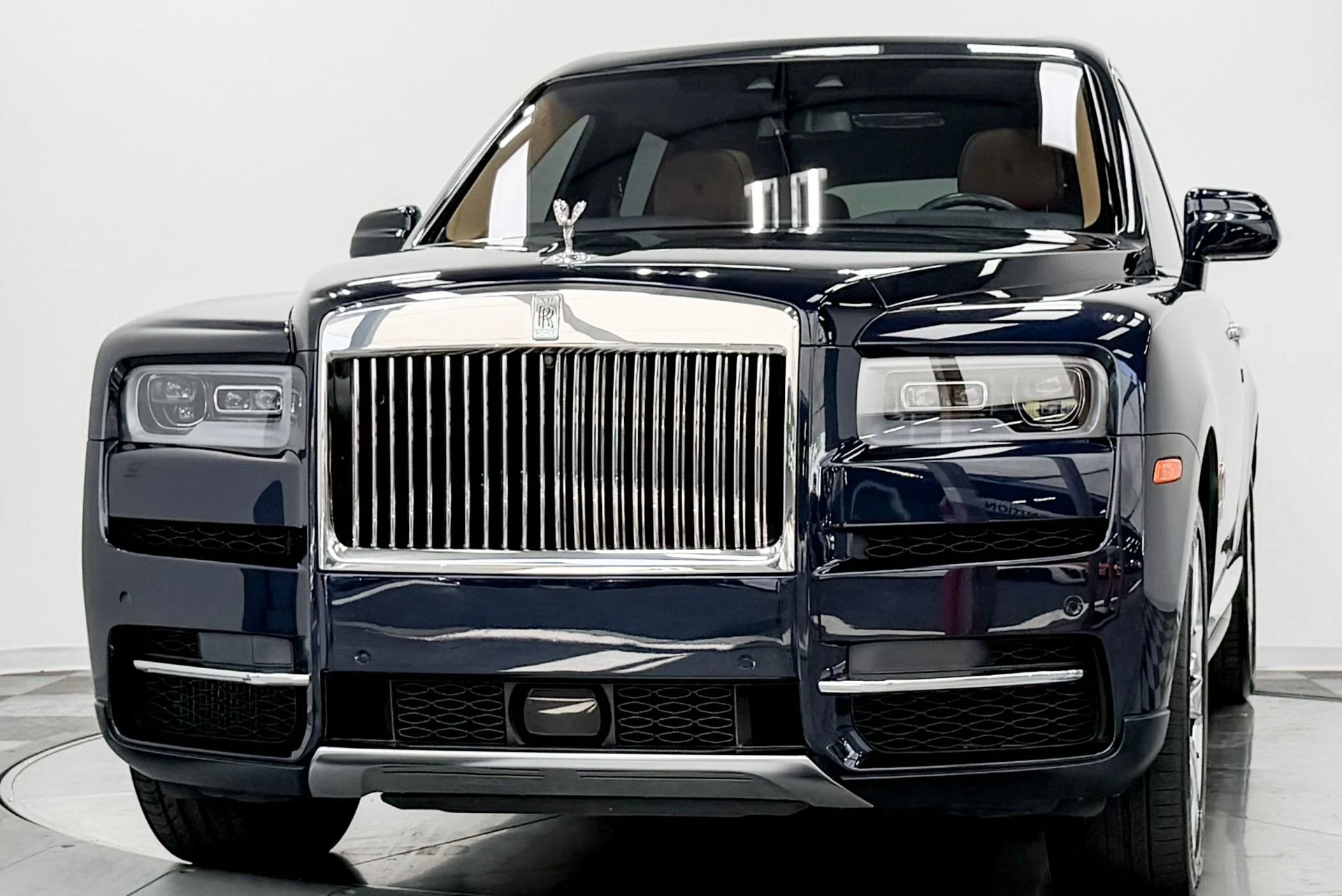 mph004_1328468307_Used_2020_Rolls_Royce_Cullinan_Rear_Theatre_Configuration_Bespoke_Audio_Picnic_Tables_1785529076_e860993700