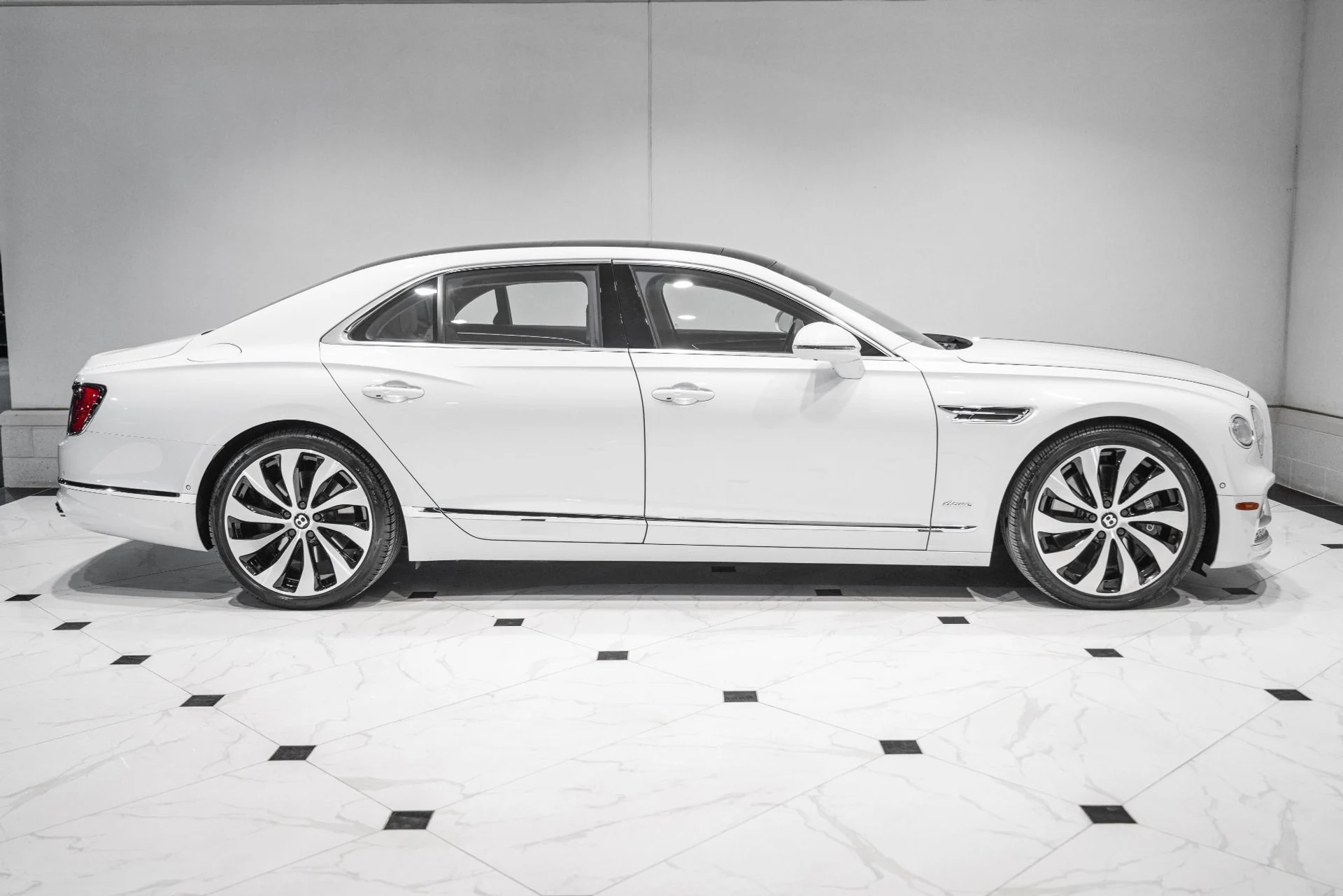 mph004_1330680453_Used_2023_Bentley_Flying_Spur_1772469545_977a9bd7b8