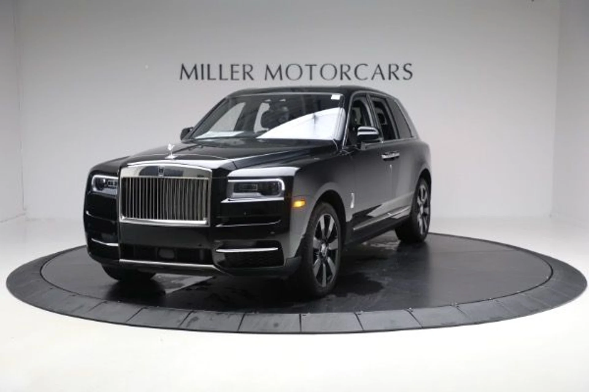 mph004_1350564785_Used_2020_Rolls_Royce_Cullinan_e3515b42b9