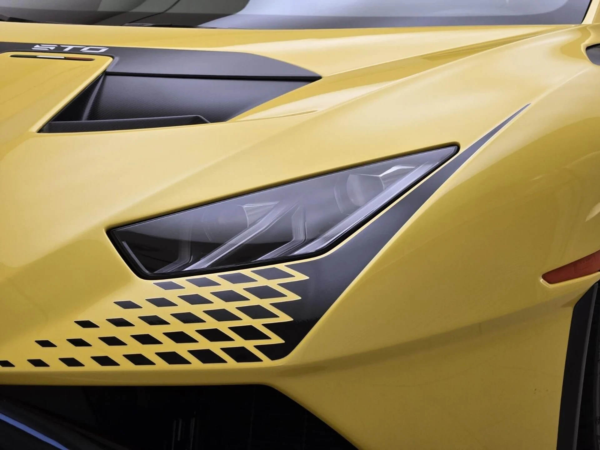 mph004_1352269409_Used_2022_Lamborghini_Huracan_STO_1755758906_ab08df1f8c