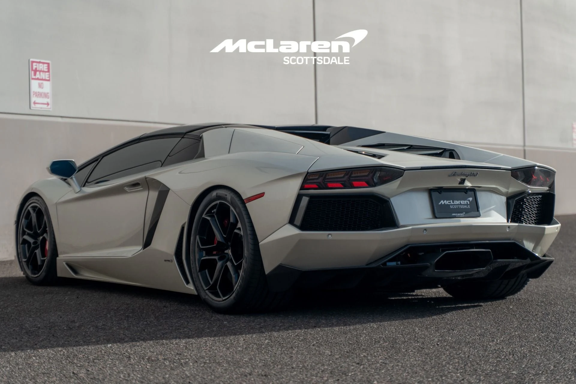 mph004_1355120799_Used_2015_LAMBORGHINI_AVENTADOR_LP_700_4_1771652889_62239e6782