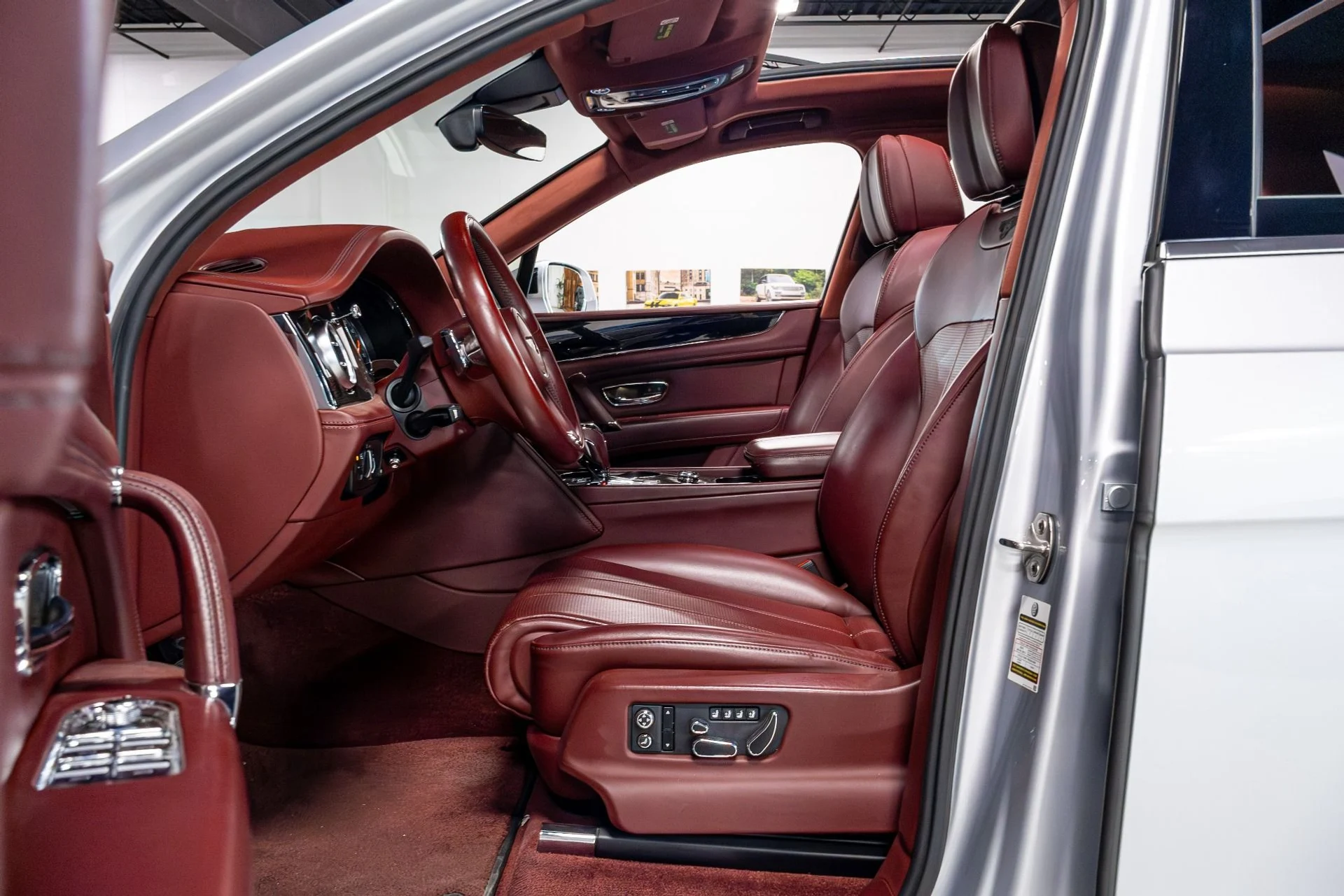 mph004_1358046446_Used_2020_Bentley_Bentayga_V8_1776285953_e2ec7ab8db