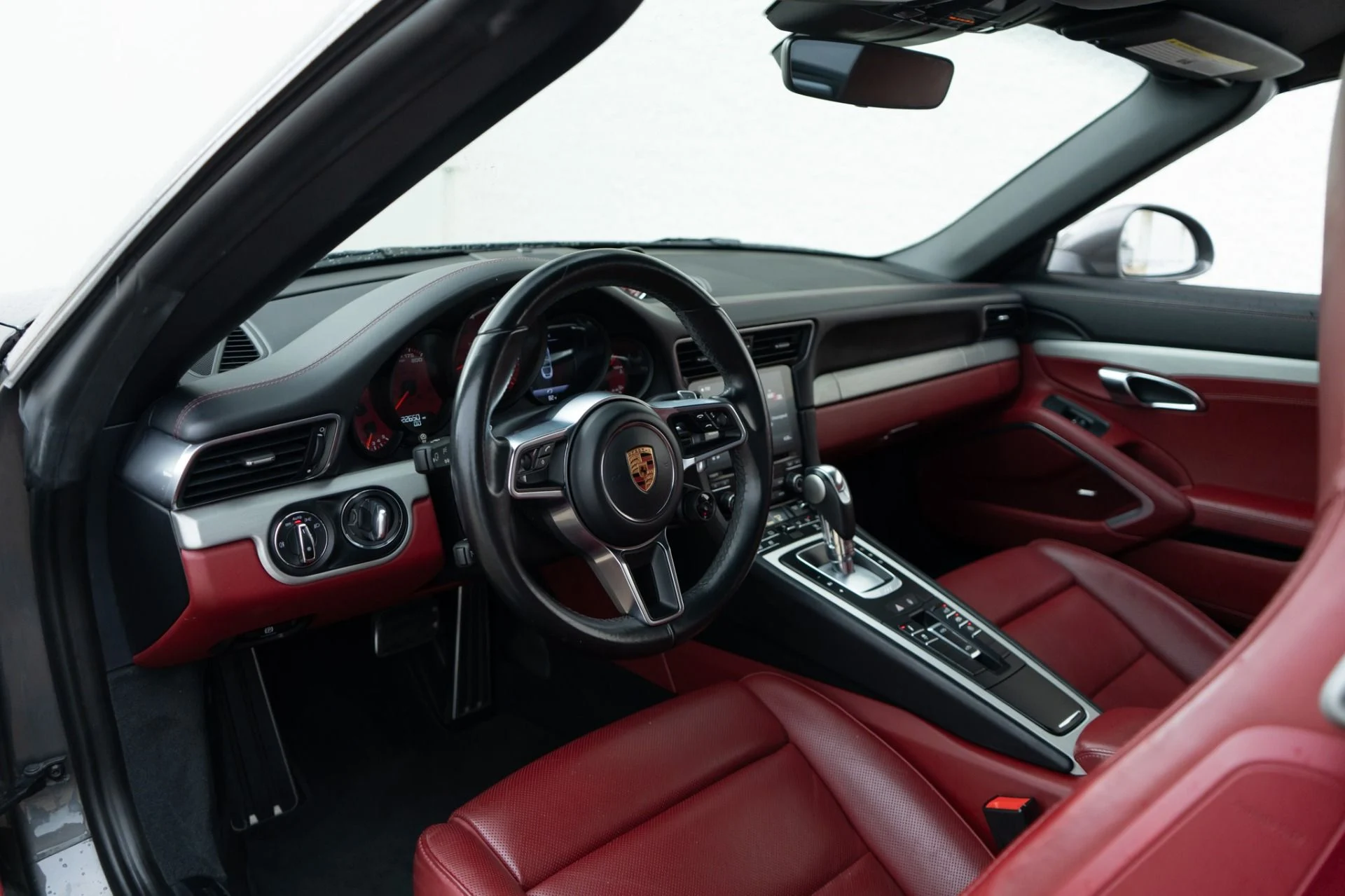 mph004_1361650840_Used_2017_Porsche_911_Targa_4_S_1788300872_89f1b2fbbf