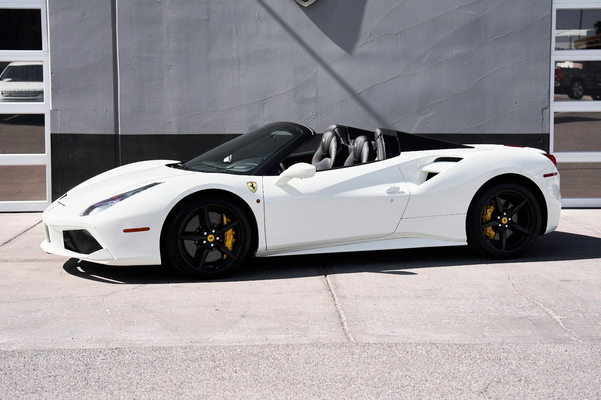mph004_1373408115_Used_2019_Ferrari_488_Spider_Base_1748546084_153414b899