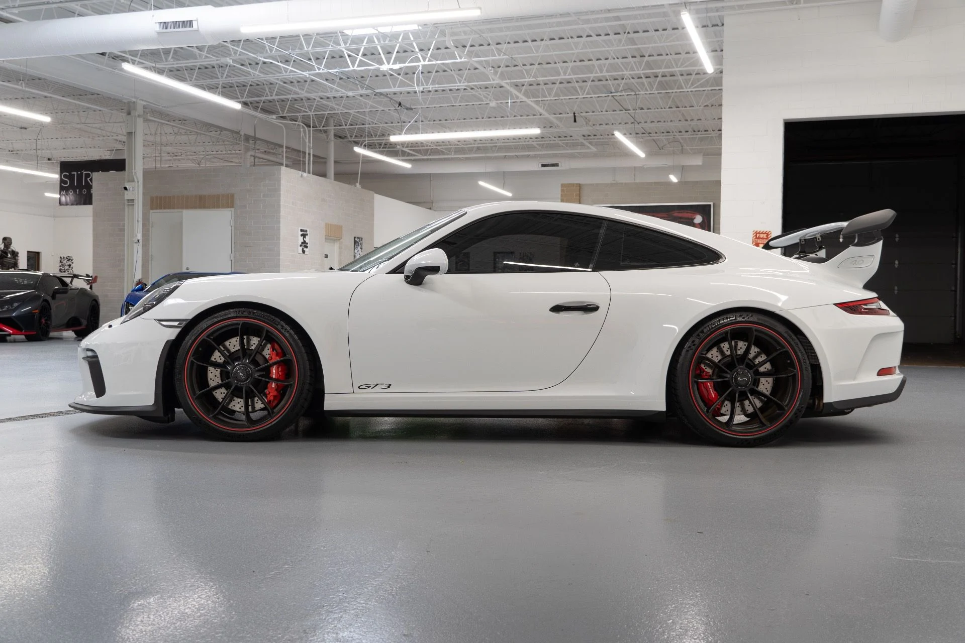 mph004_1384834216_Used_2018_Porsche_911_GT_3_1761338544_db815de2e5