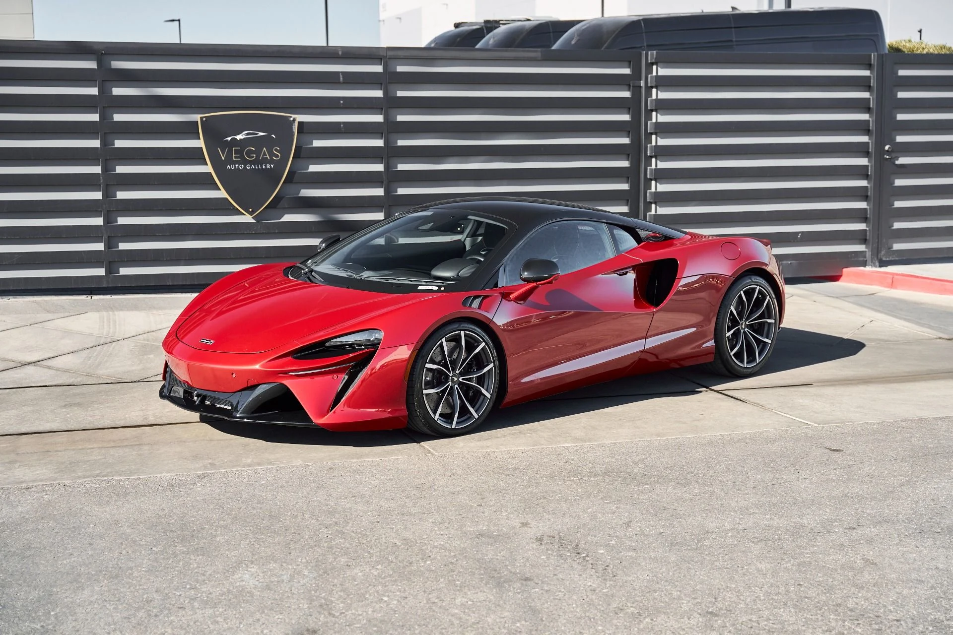 mph004_1385800424_Used_2023_Mc_Laren_Artura_1770256402_2fb75afcb7