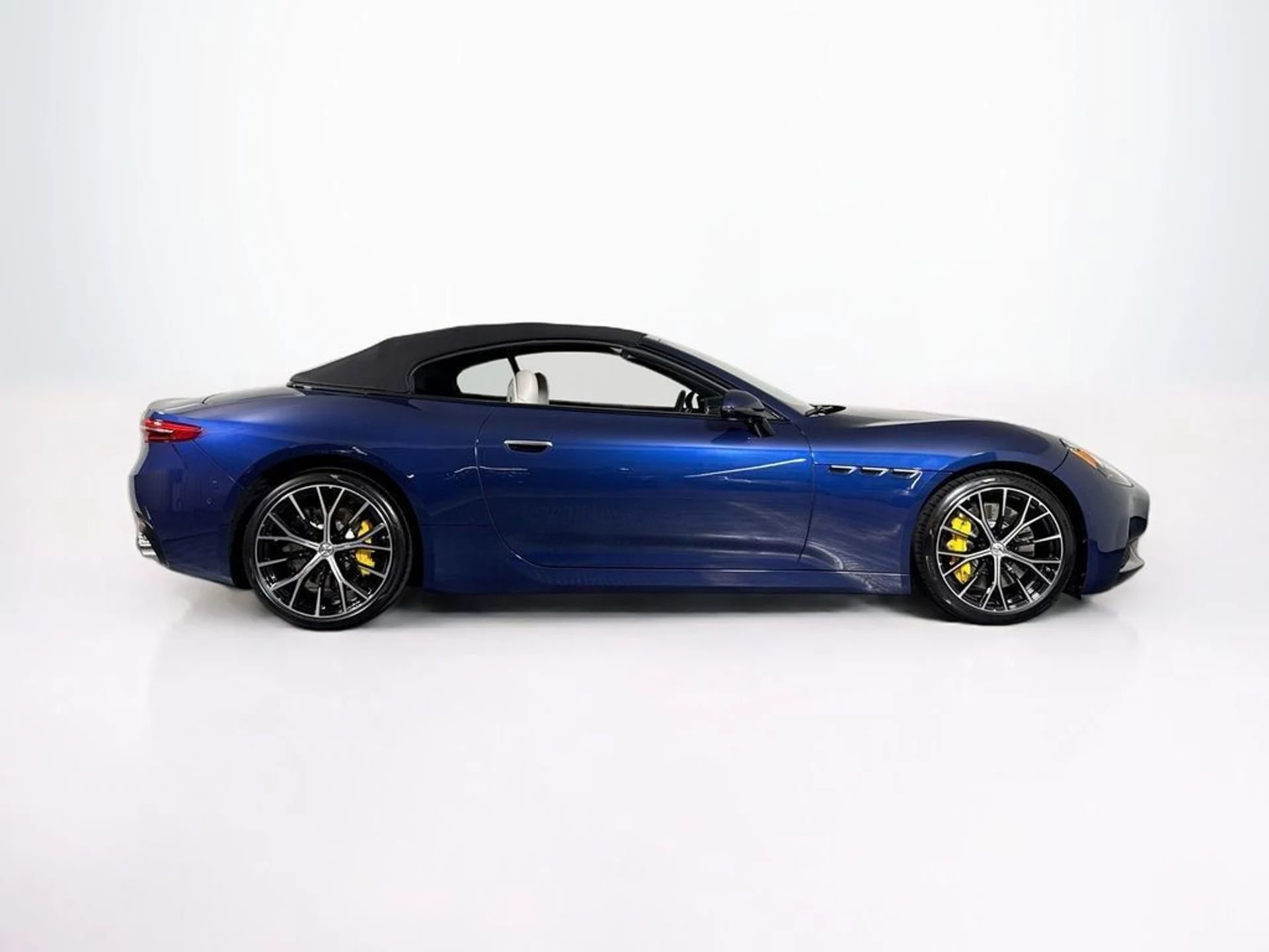 mph004_1393362818_new_2026_maserati_grancabrio_convertible_11350_23043236_6_1024_31b82ad0c3