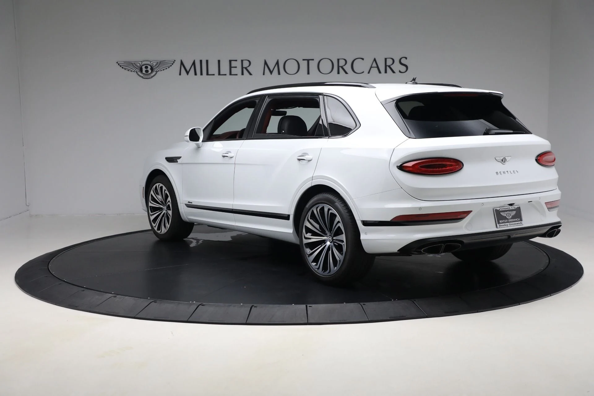 mph004_1394709120_Used_2023_Bentley_Bentayga_EWB_Azure_V8_117d3caefc