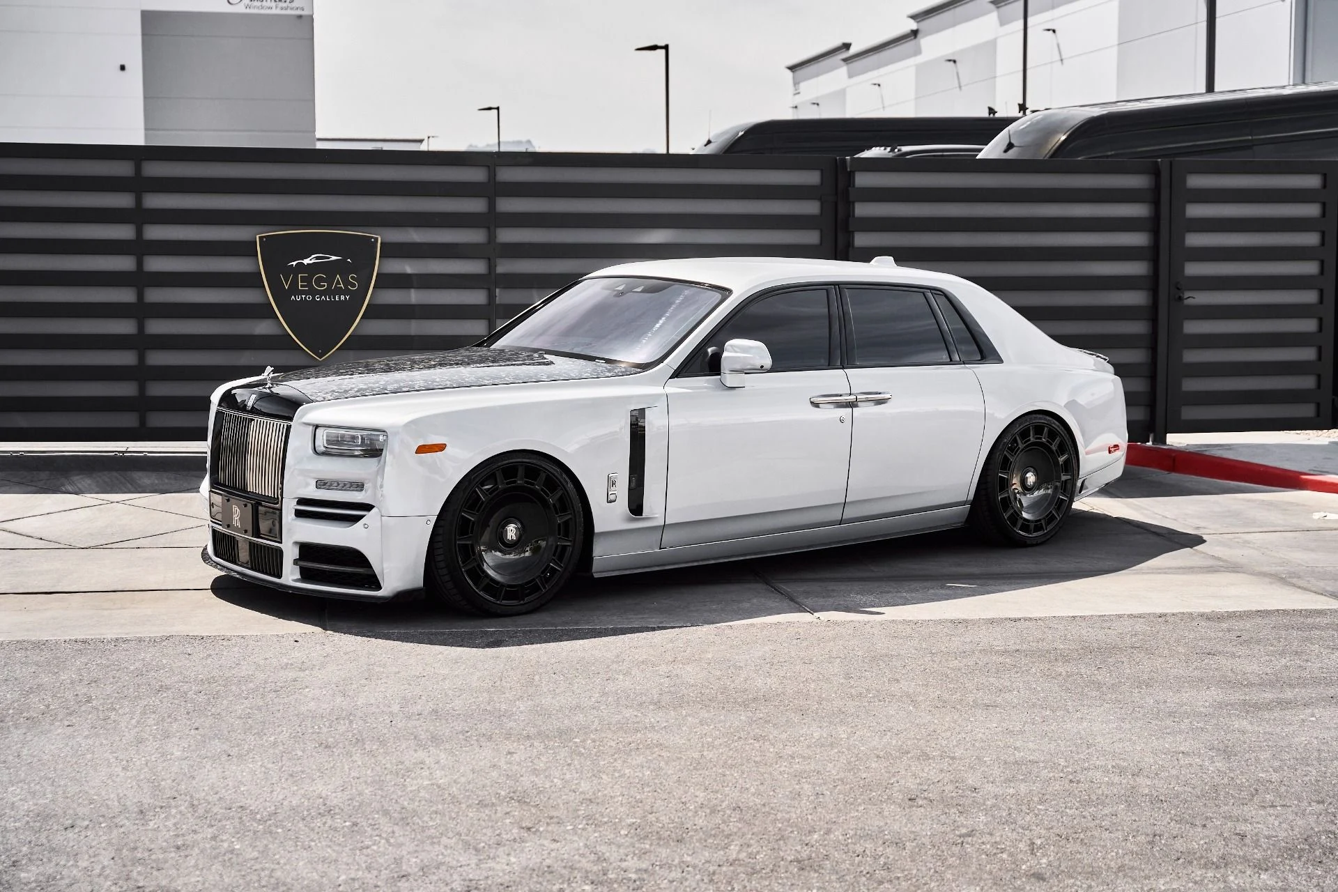 mph004_1396666390_Used_2024_Rolls_Royce_Phantom_Base_1778172858_6d8cfdd517