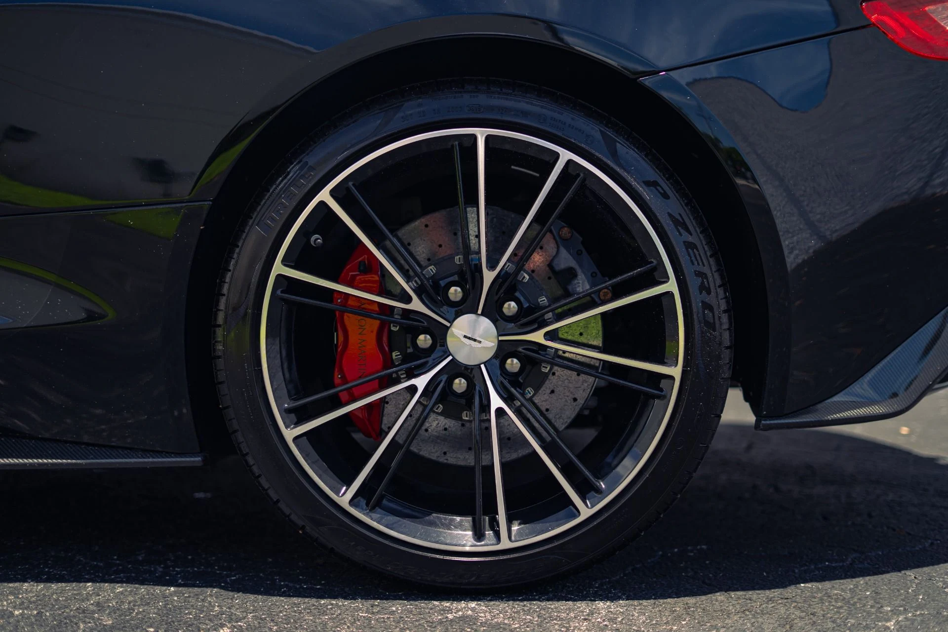 mph004_1397445279_Used_2014_Aston_Martin_Vanquish_Carbon_Exterior_Package_1783458978_0b067d9ac2
