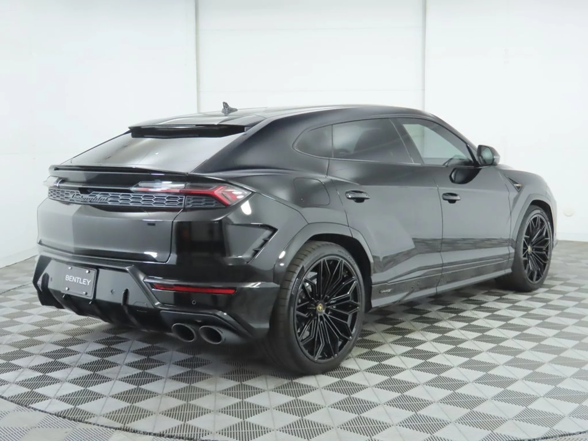 mph004_1402097625_used_2025_lamborghini_urus_seawd_8119_22939626_5_1024_4ed019c280