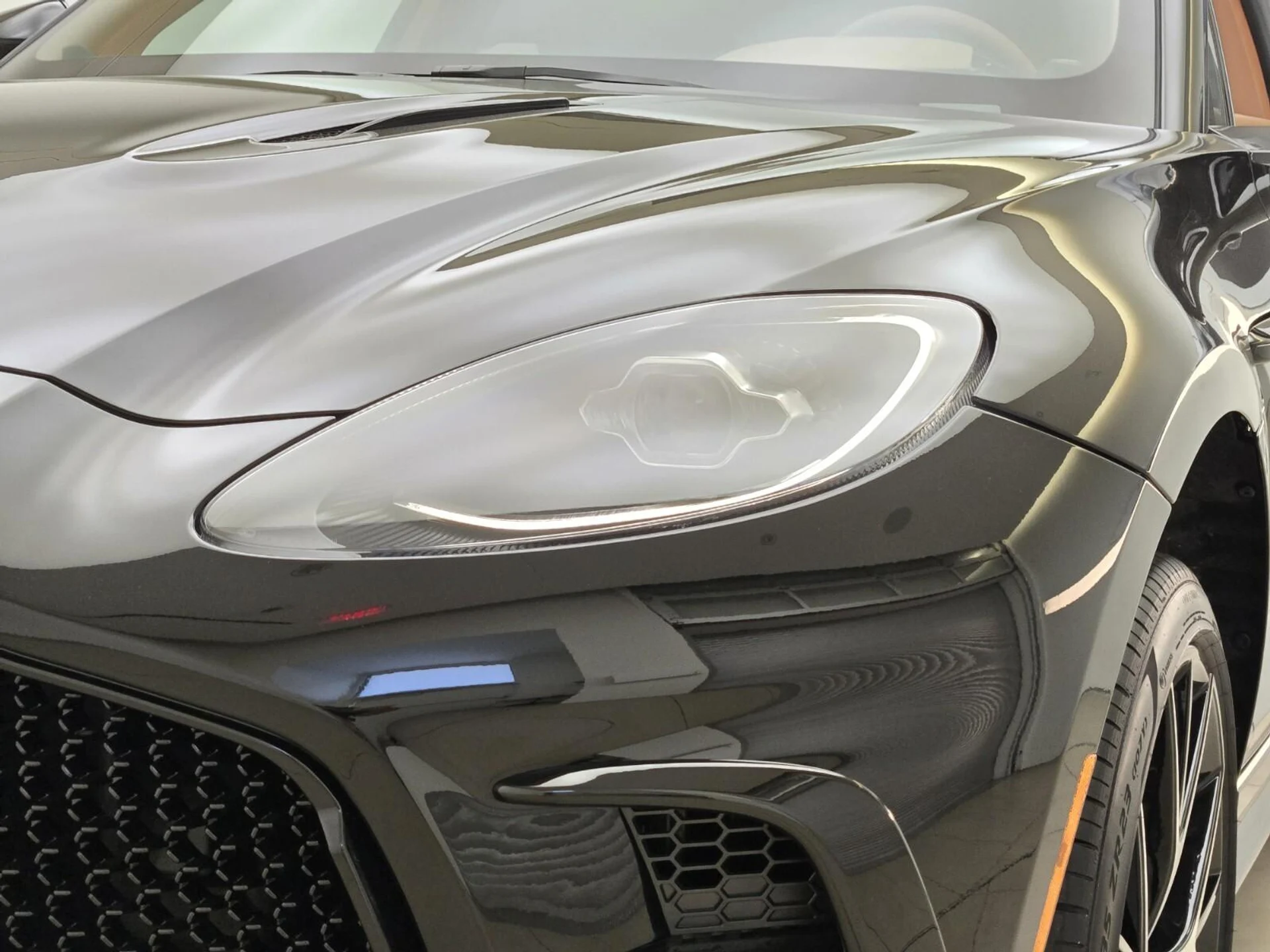 mph004_1411376949_New_2026_Aston_Martin_DBX_S_1776489468_ef6419c72b