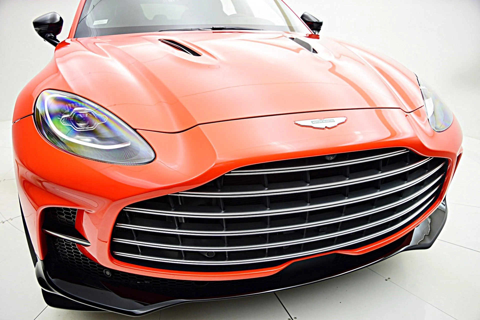 mph004_1420814403_New_2025_Aston_Martin_DBX_707_45139a29c7