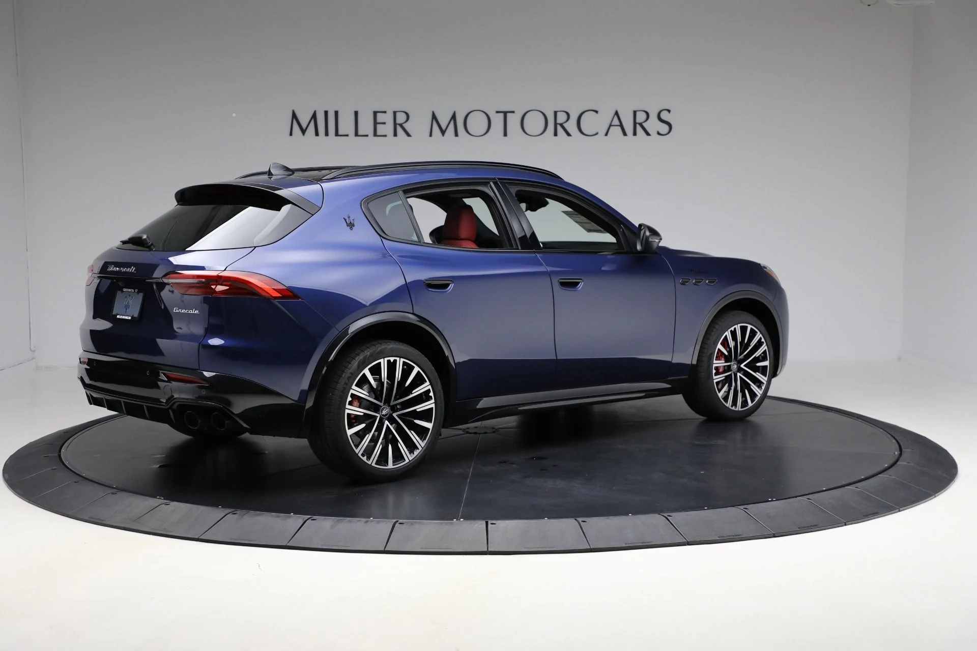 mph004_1427228308_New_2025_Maserati_Grecale_Modena_62db10c0b8