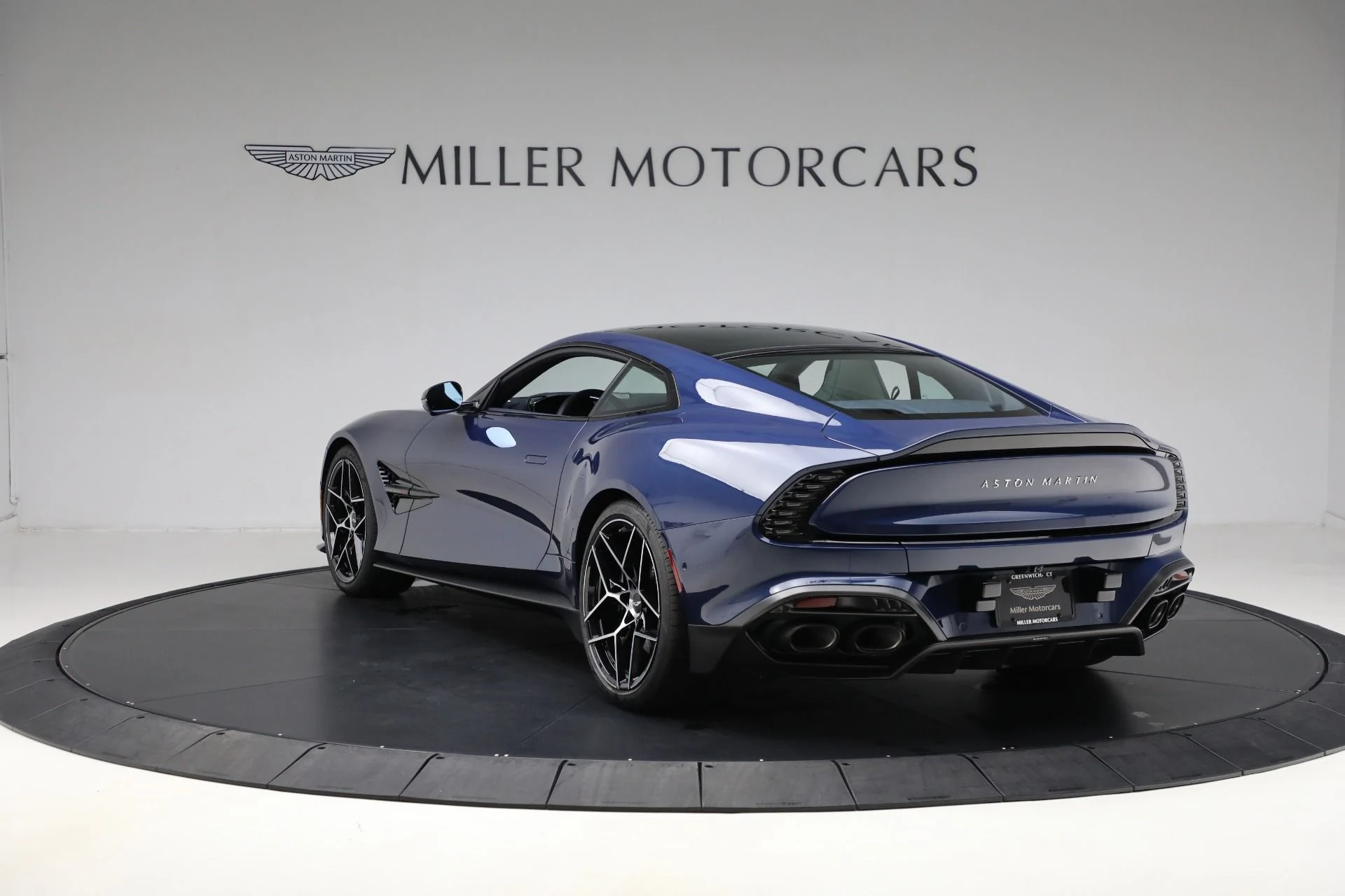 mph004_1433242278_New_2025_Aston_Martin_Vanquish_1735676879_526e88dba8