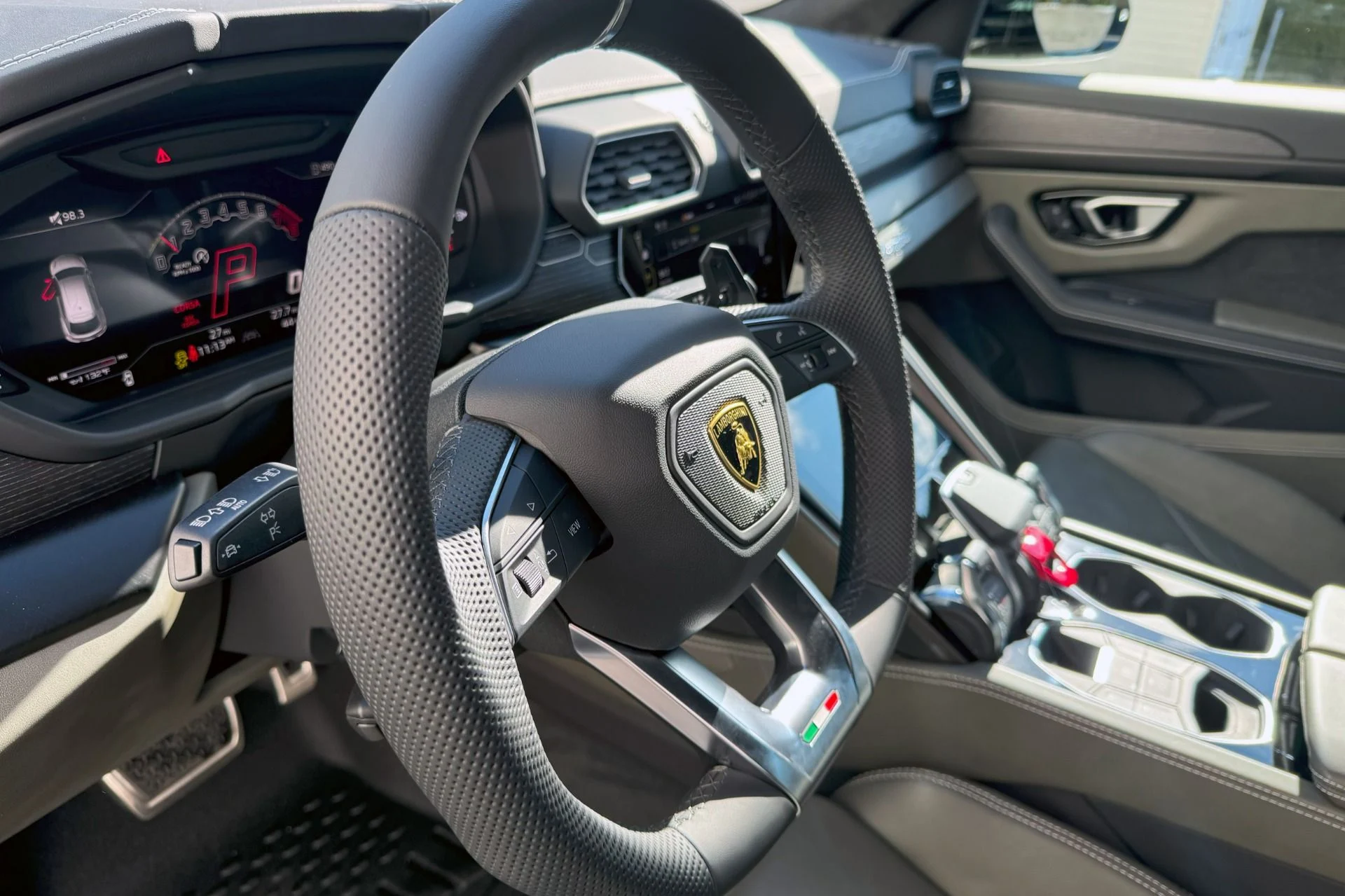 mph004_1435099658_Used_2024_Lamborghini_Urus_S_1738172756_51b1483769