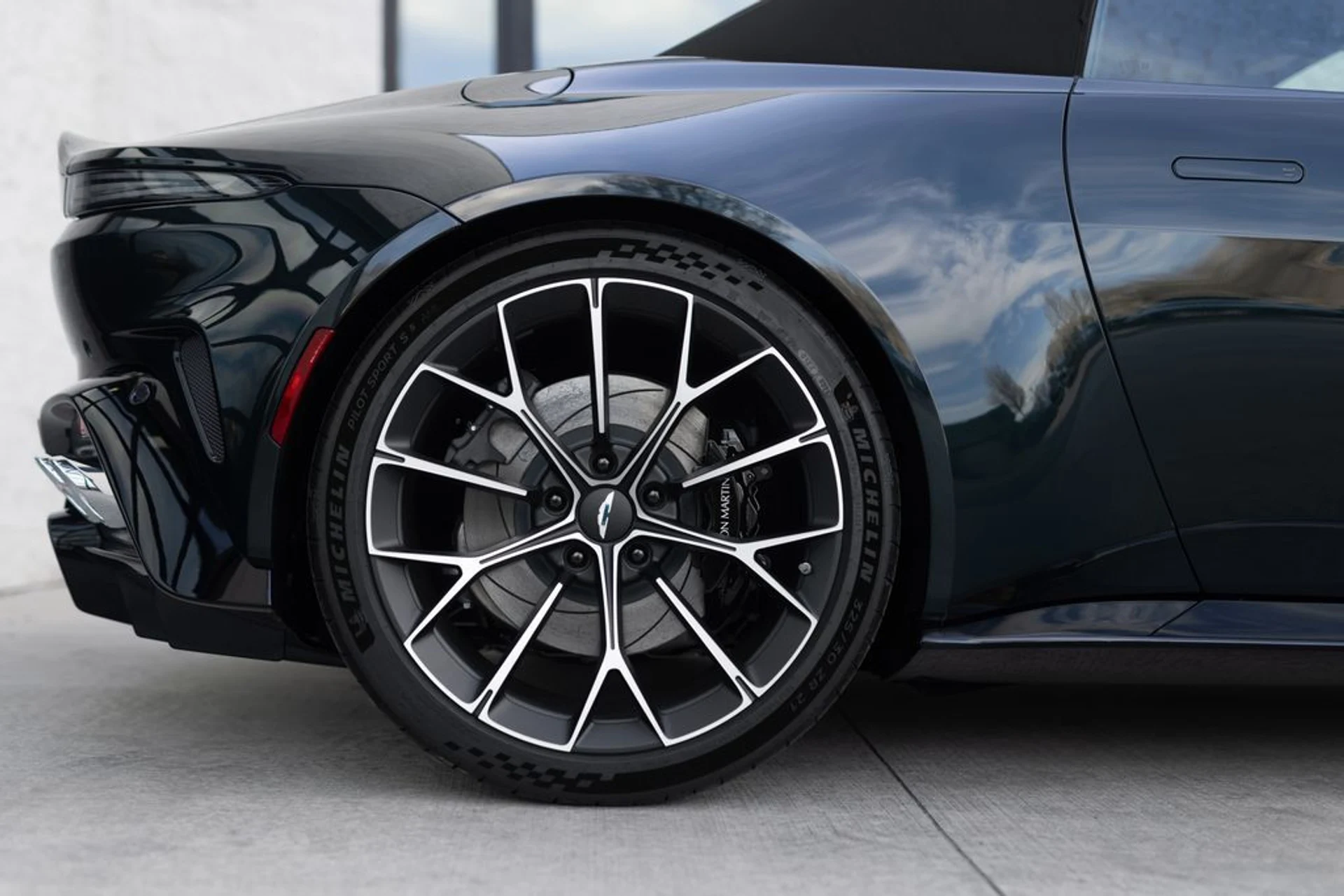 mph004_1438497901_f02fbc837d2dbb9f32dbf5283bec4961x_9d453a34ff