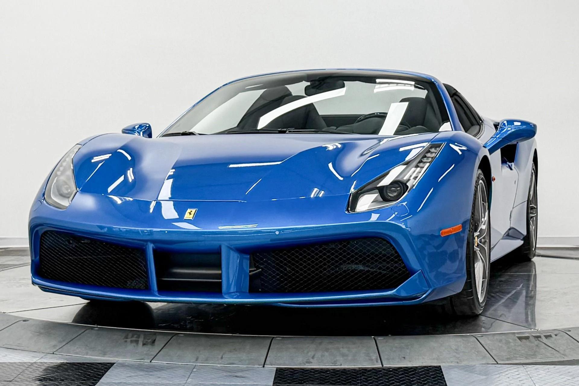 mph004_1444317017_Used_2018_Ferrari_488_Spider_Very_Low_Miles_Special_Paint_Color_Daytona_Seats_1785341858_9be4e80658