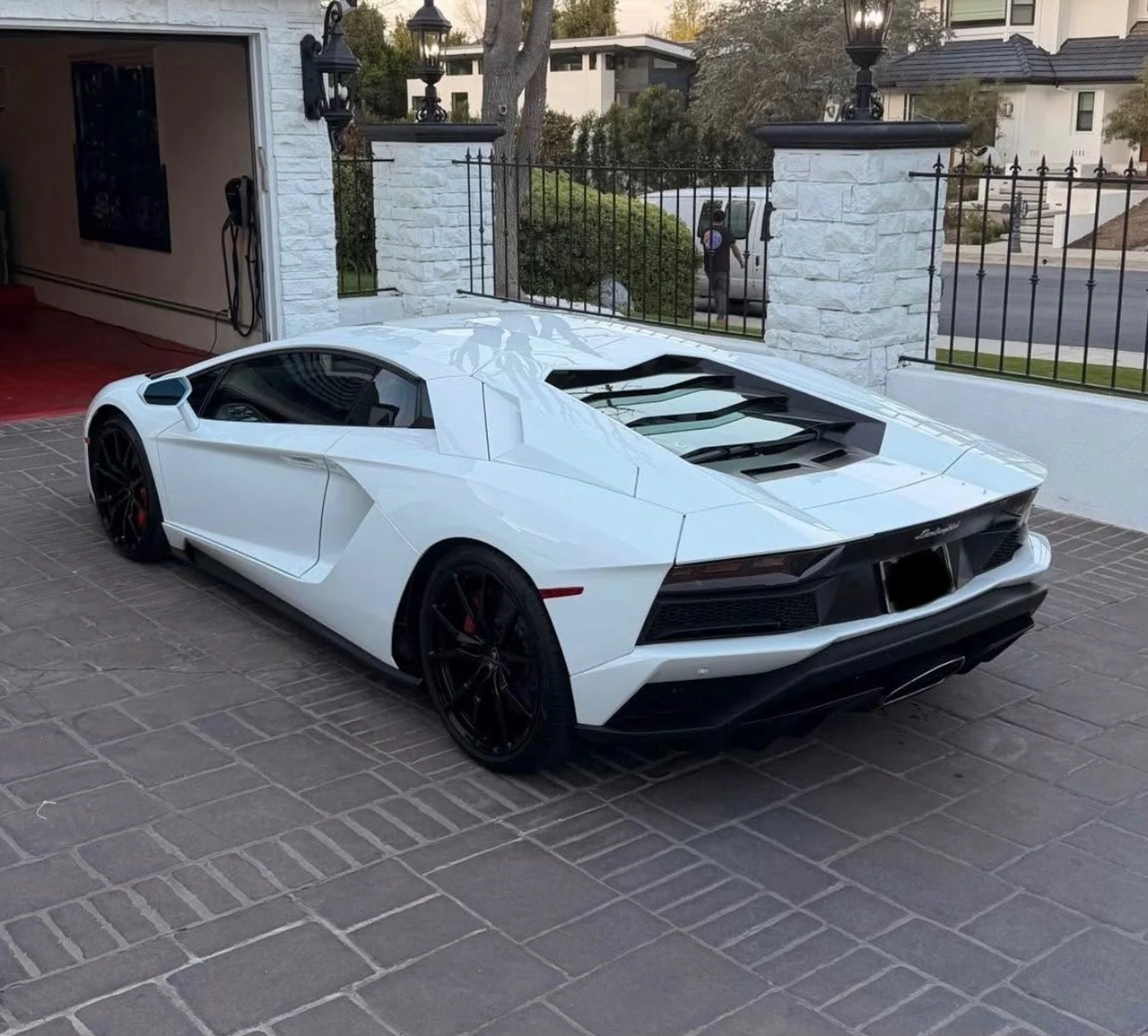 mph004_144666186_Used_2018_Lamborghini_Aventador_LP_740_4_S_1771341557_57c25eb95f