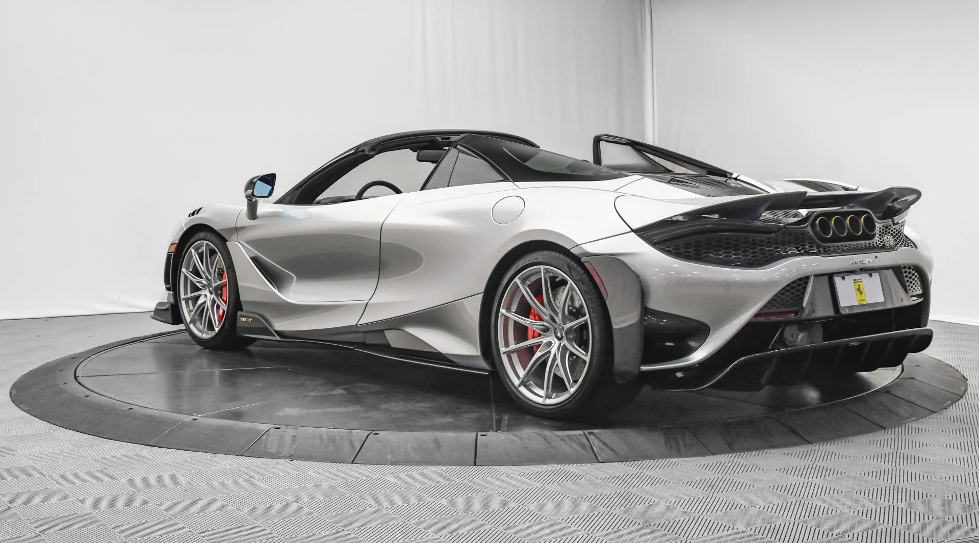 mph004_144737114_Used_2022_Mc_Laren_765_LT_1755763686_6968dd418c