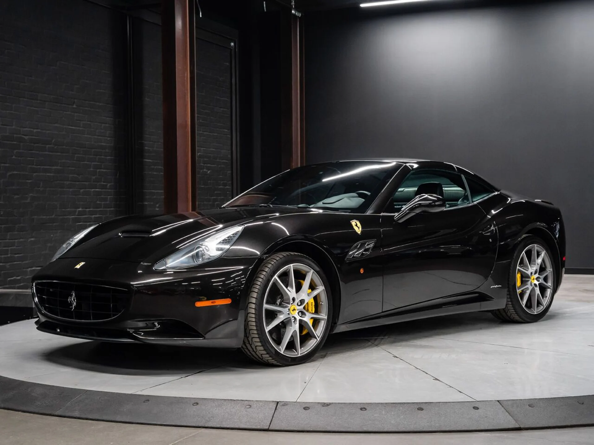 mph004_1467988520_ferrari_california_2011_f66418c23c