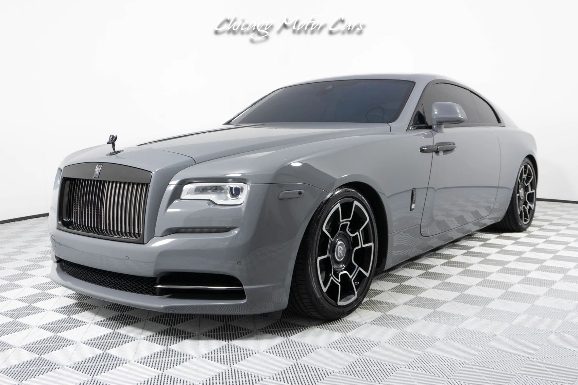 mph004_147187612_Used_2017_Rolls_Royce_Wraith_Black_Badge_Starlight_Headliner_Bespoke_Interior_Scheme_Loaded_1710363010_2679f18df4