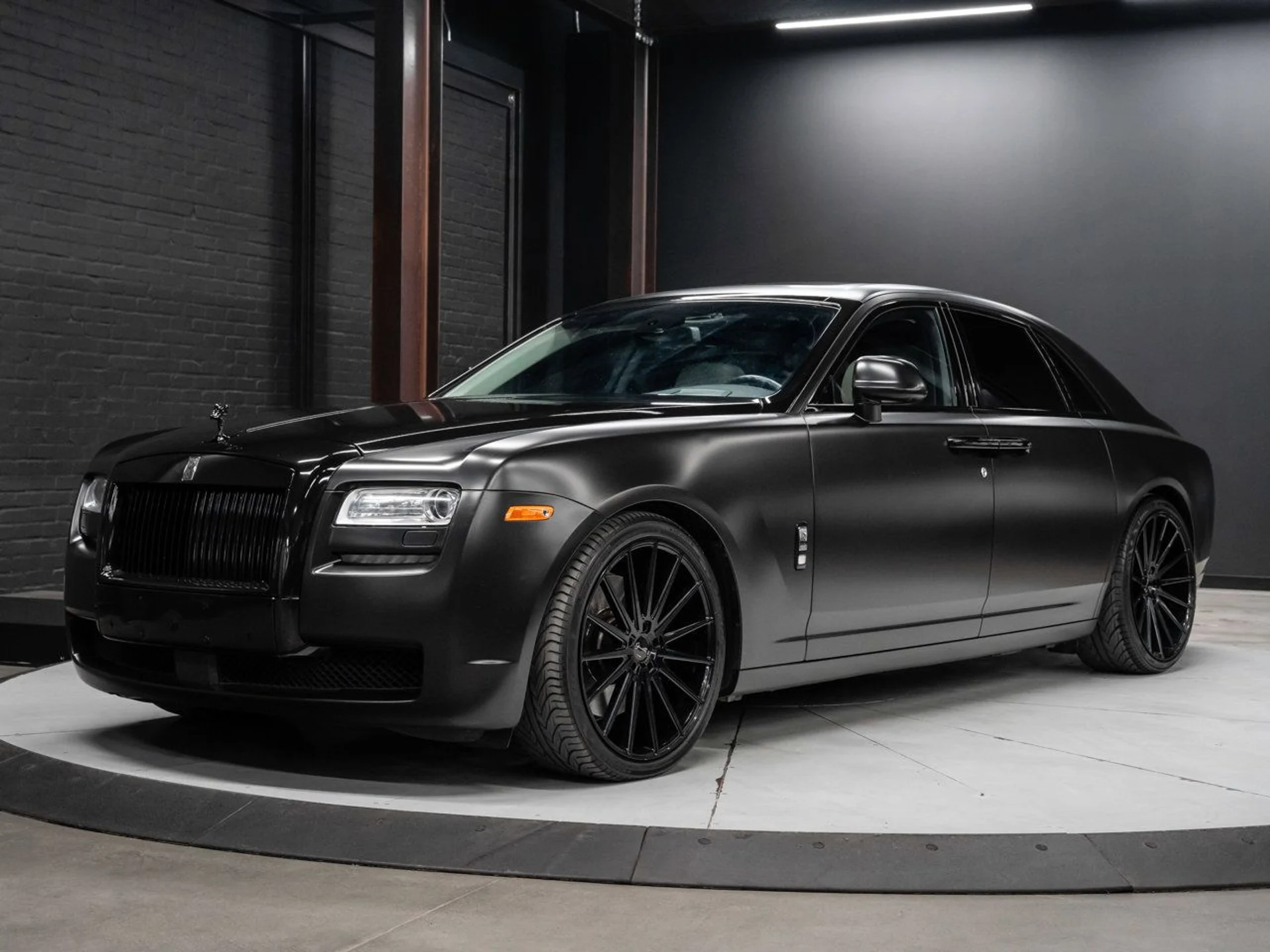 mph004_1507938118_rolls_royce_ghost_2012_1749ba5e33