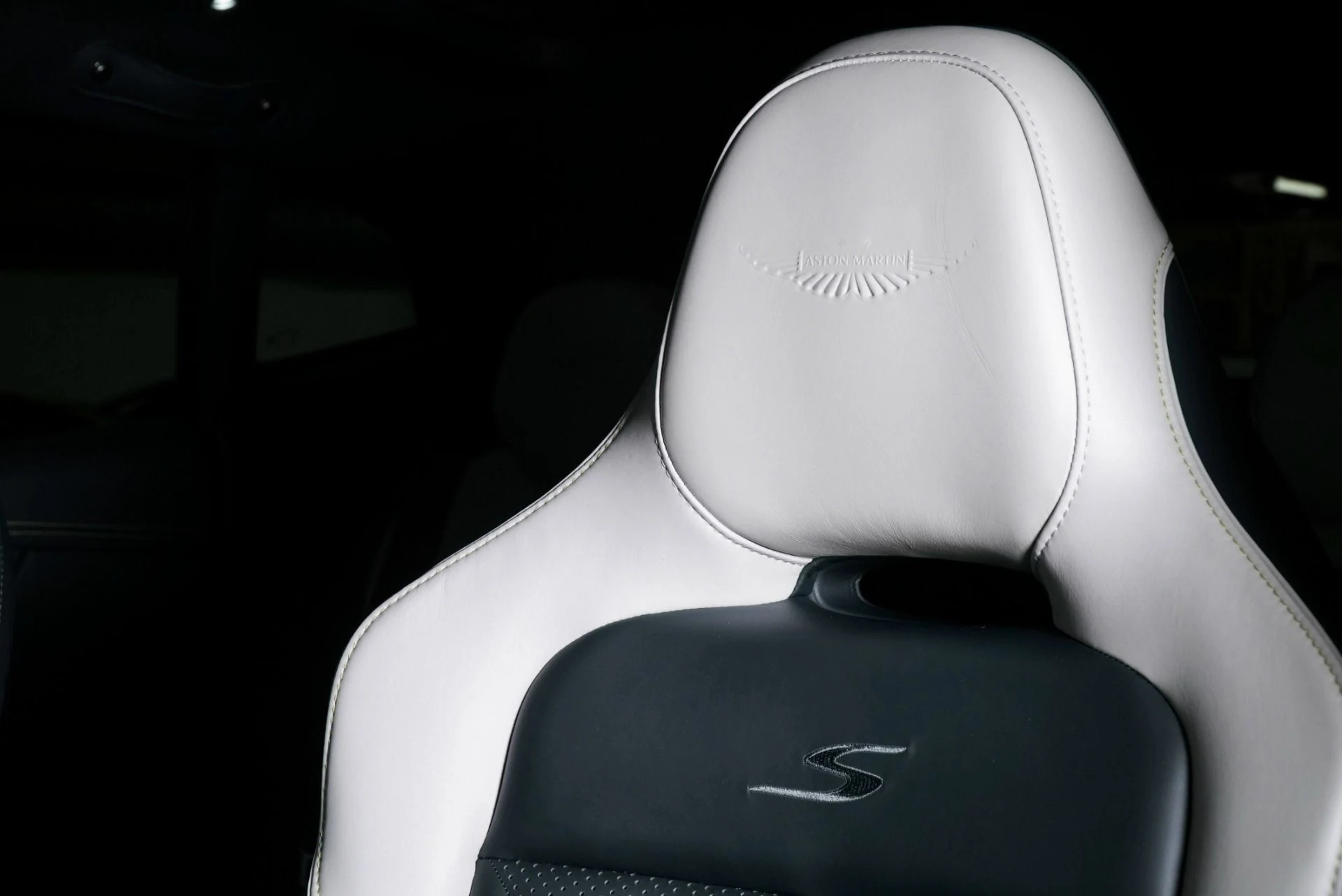 mph004_1509234546_New_2026_Aston_Martin_DBX_S_1768416197_a10a05f213