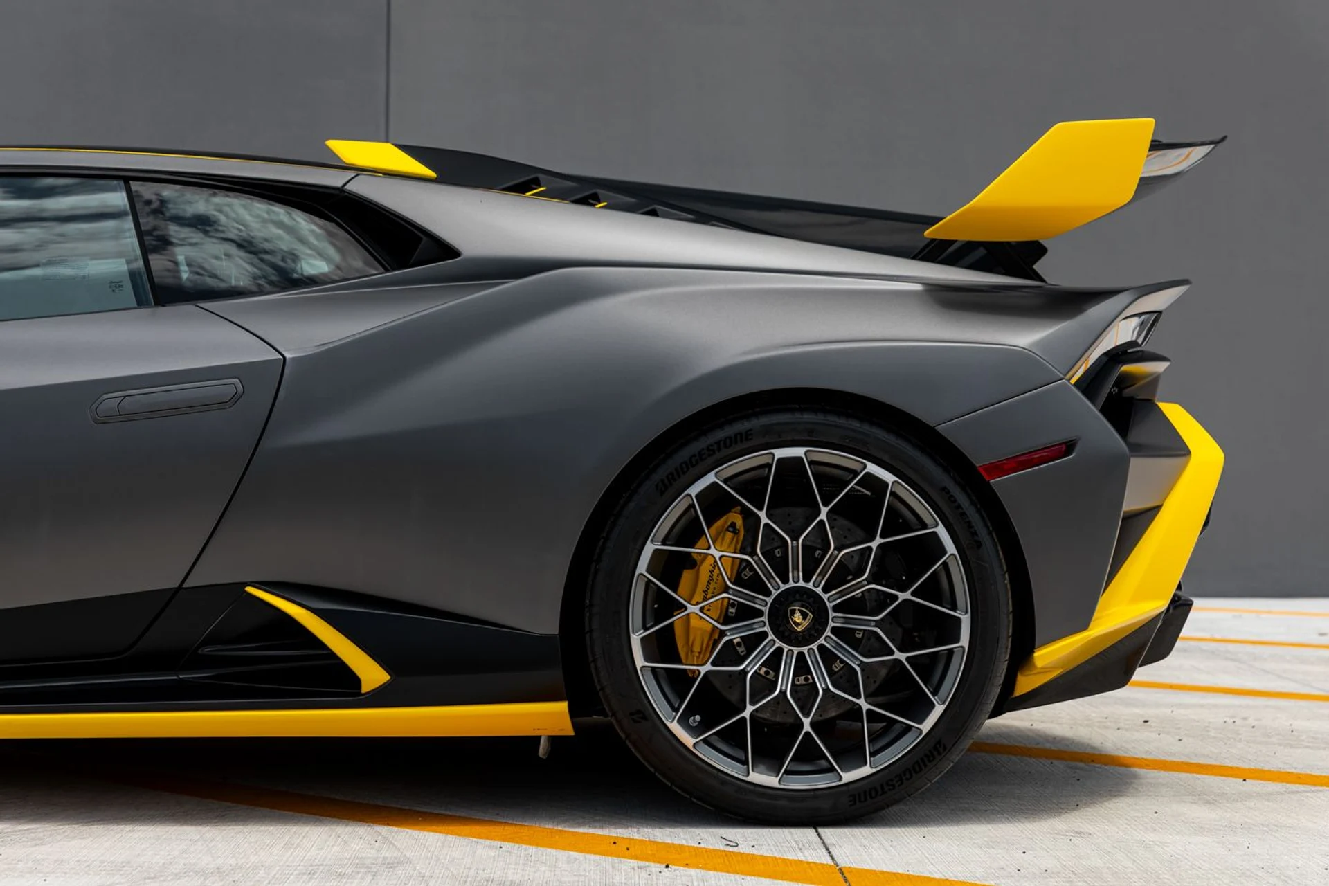 mph004_1515116410_Used_2024_Lamborghini_Huracan_STO_0e263e8b3c