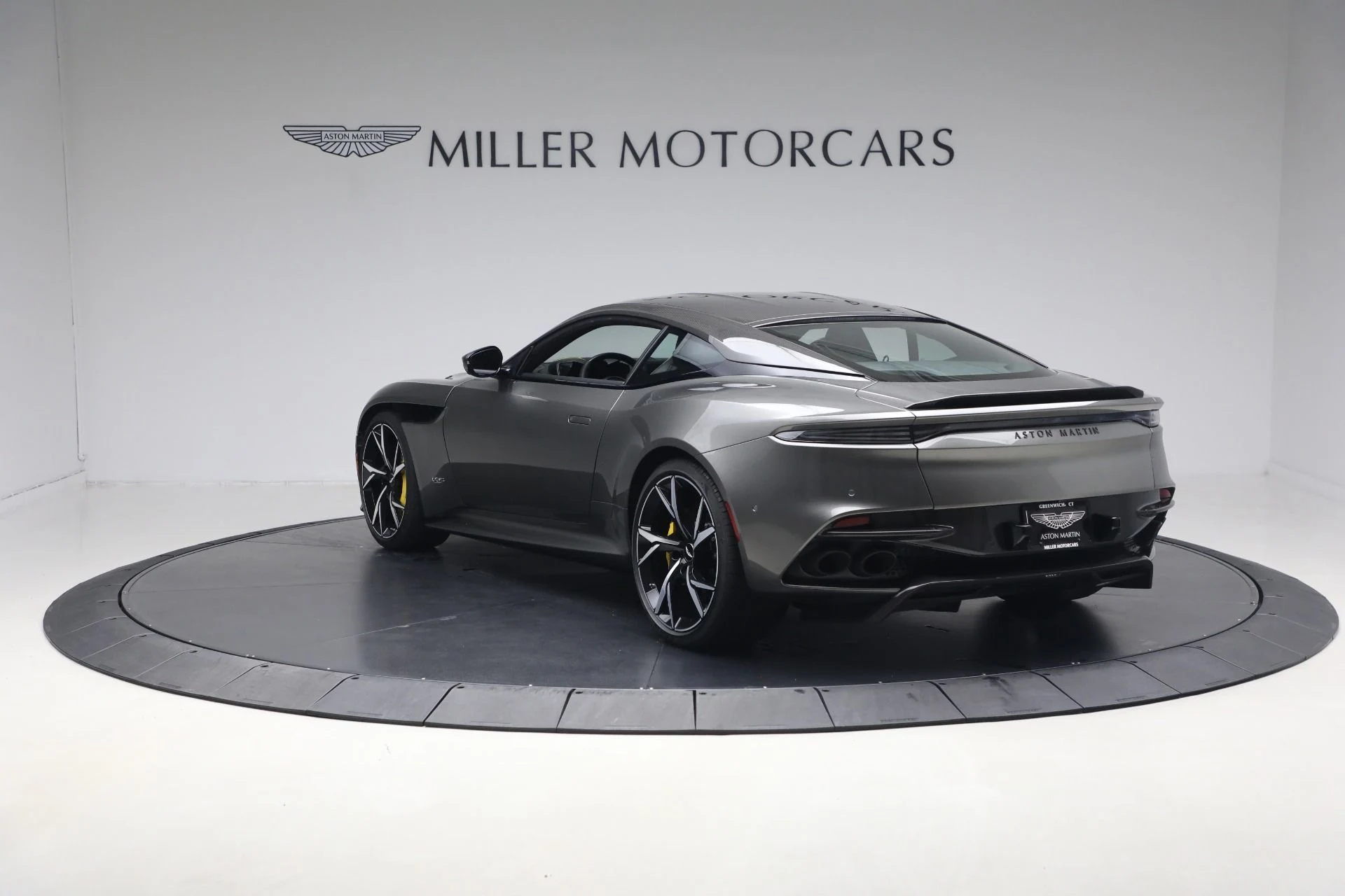 mph004_1521861738_Used_2019_Aston_Martin_DBS_Superleggera_1766529147_6f93a6230a