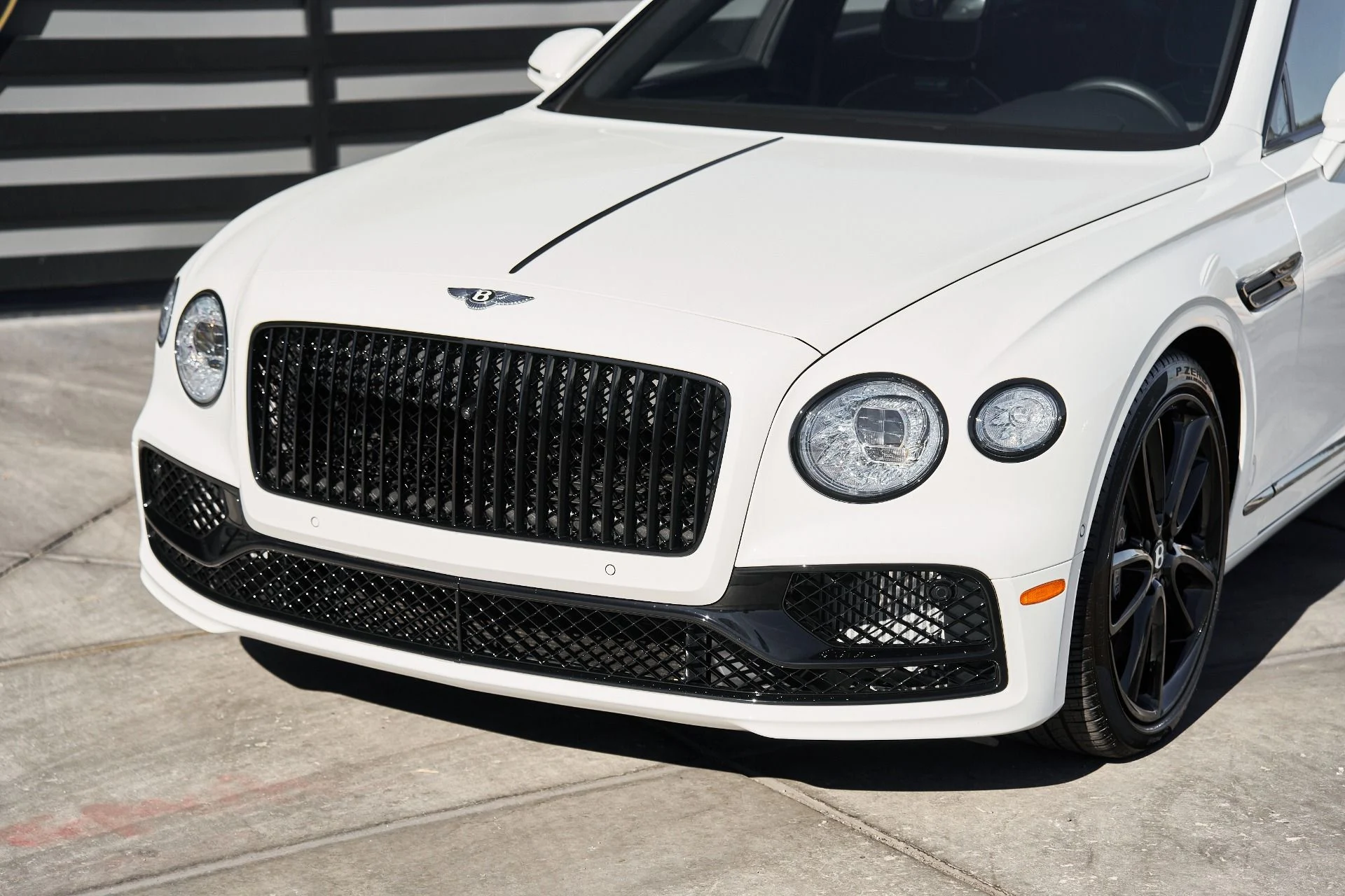 mph004_1526703924_Used_2024_Bentley_Flying_Spur_S_1761779871_d25a3f3675