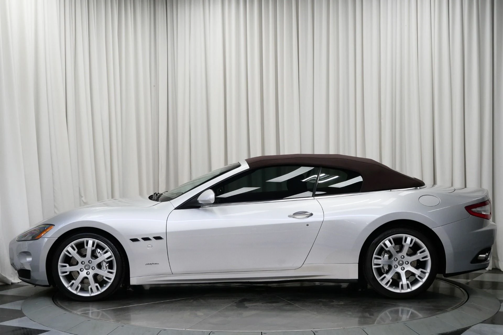 mph004_1531028986_Used_2010_Maserati_Gran_Turismo_Convertible_1744825003_6ee31663b6