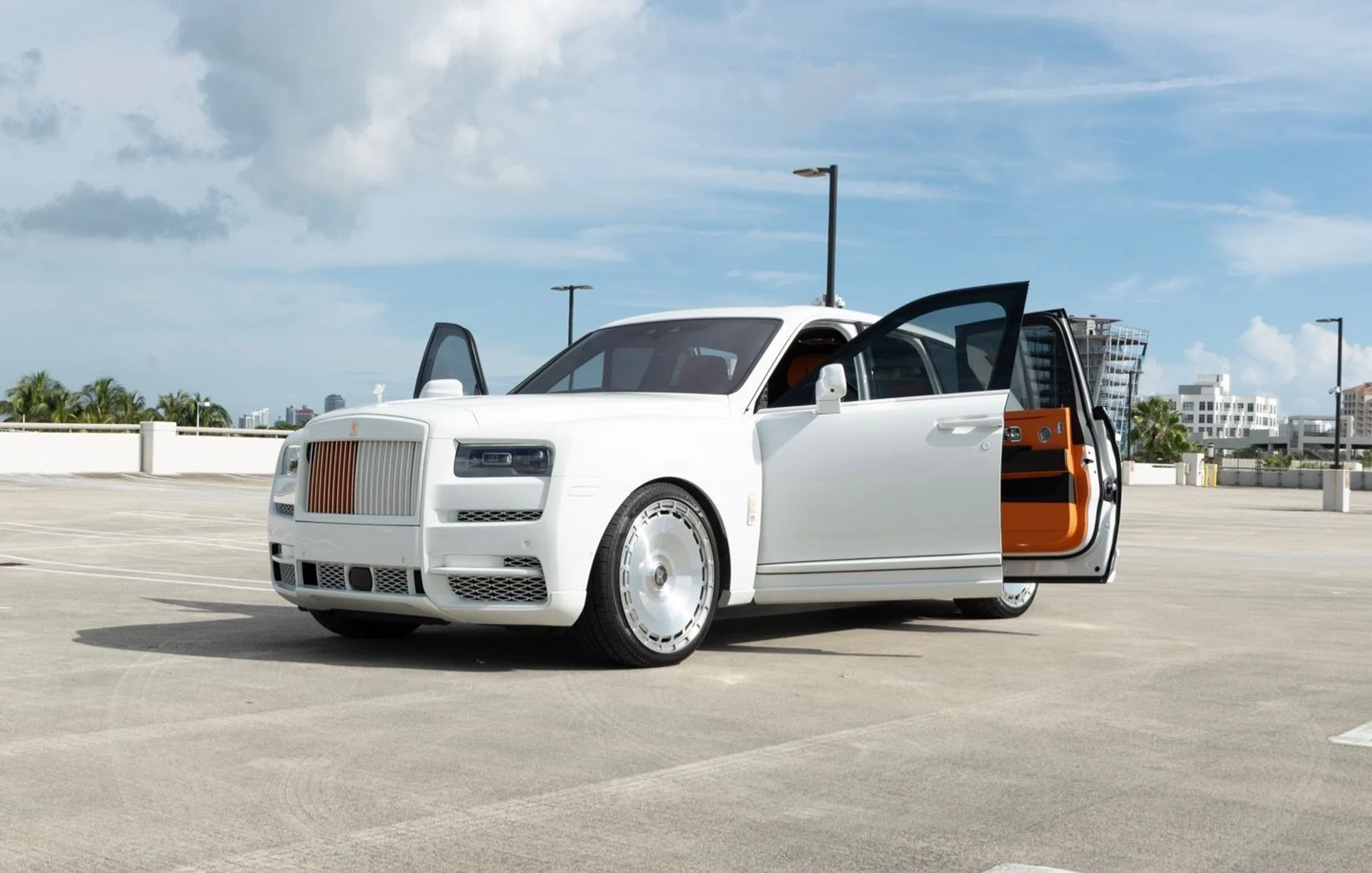 mph004_1532735368_Used_2020_Rolls_Royce_Cullinan_1764721010_6622e6e37b