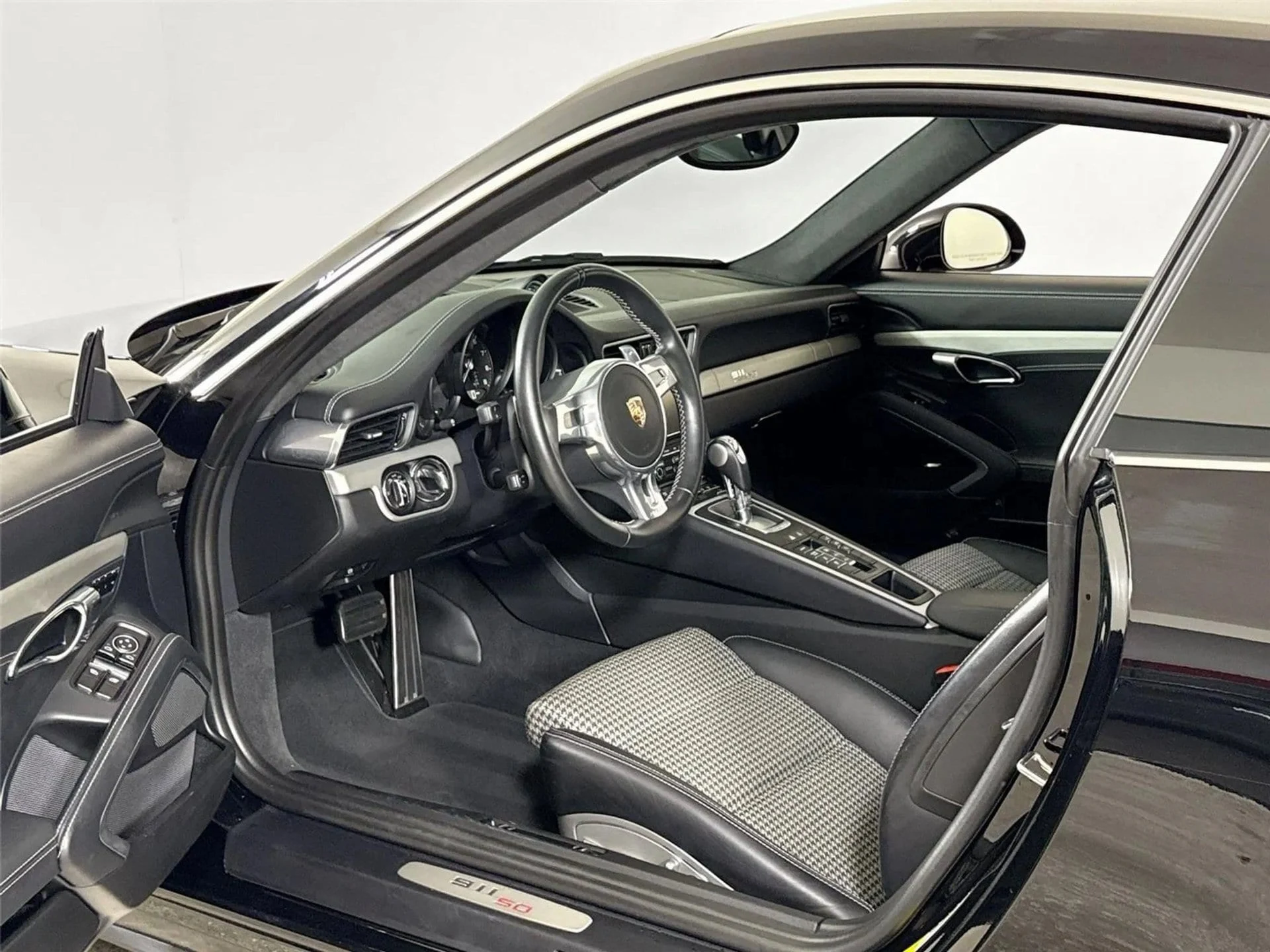 mph004_153419693_64a41428f38a942b54b0724a144ac488x_768d130672