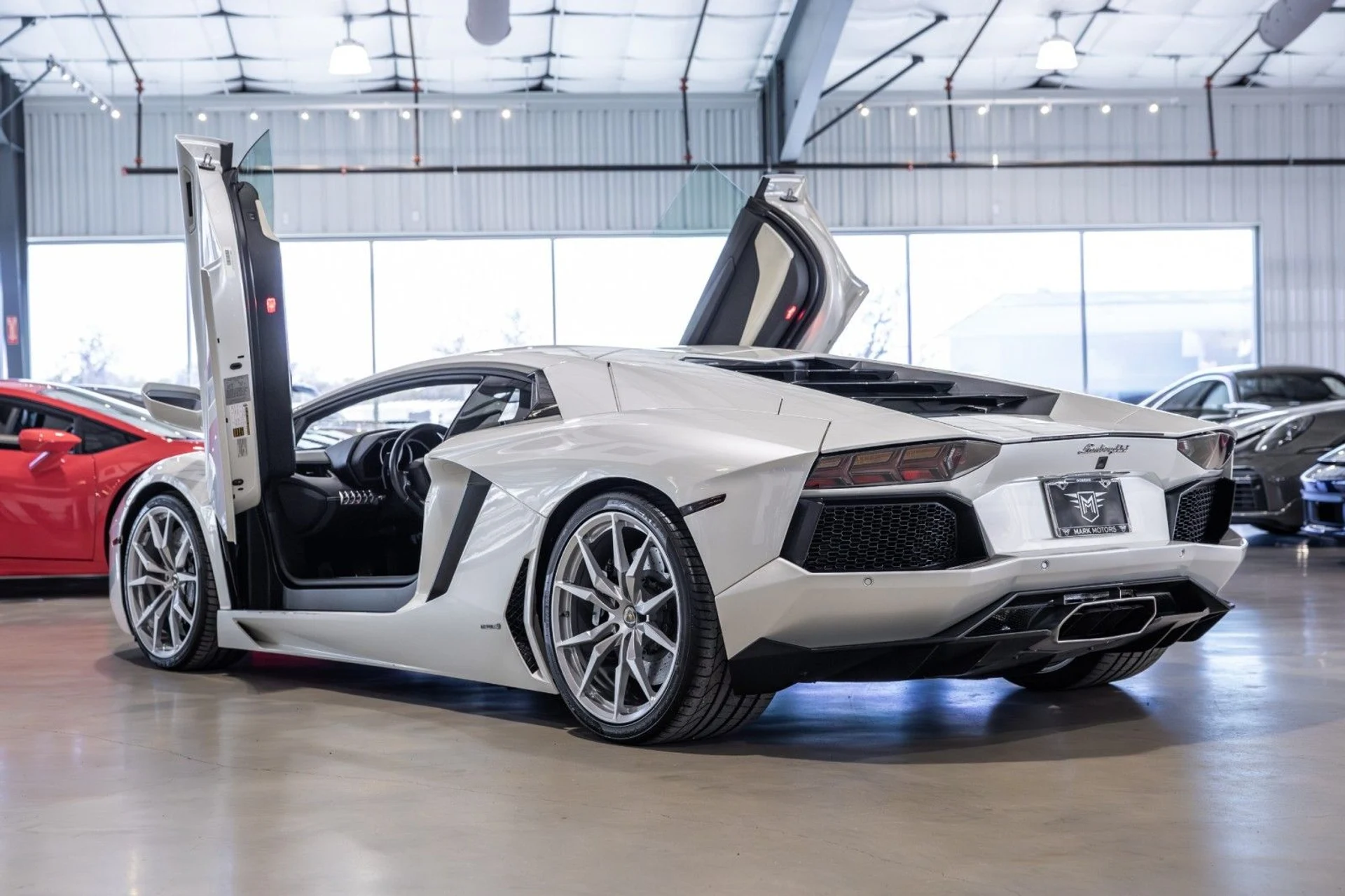 mph004_1538065260_l_A_83a510193c