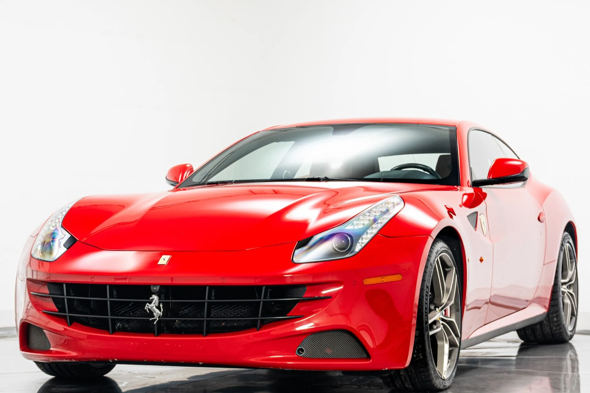 mph004_1538416293_Used_2014_Ferrari_FF_V12_Power_Ventilated_Seats_Sport_Exhaust_Passenger_Display_1775246163_5365b85d28