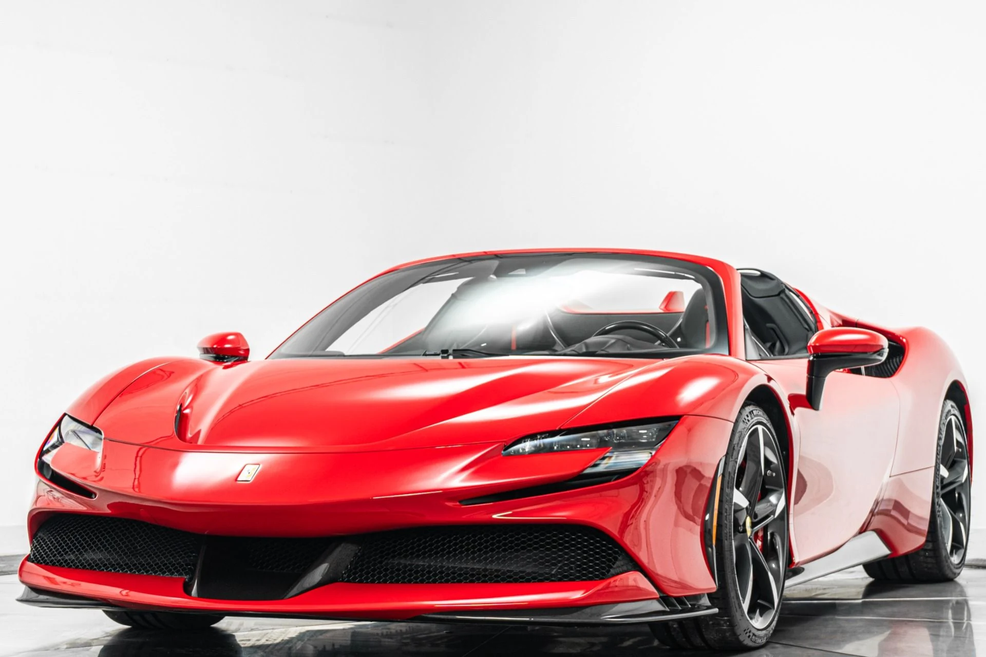 mph004_1539250673_Used_2025_Ferrari_SF_90_Spider_1779917400_42ba291da4