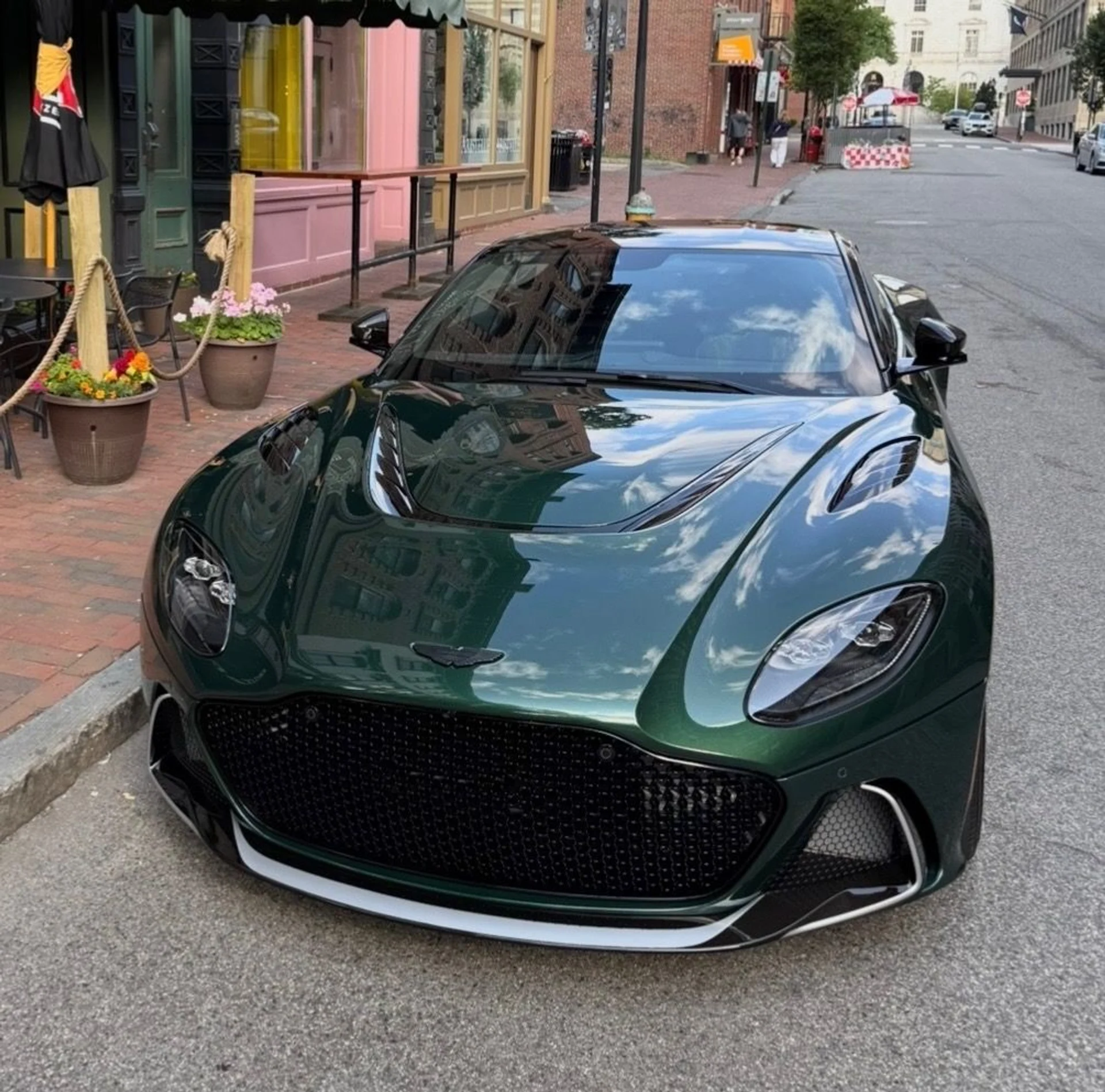 mph004_1539916015_Used_2023_Aston_Martin_DBS_770_Ultimate_1760395233_a9d759d421